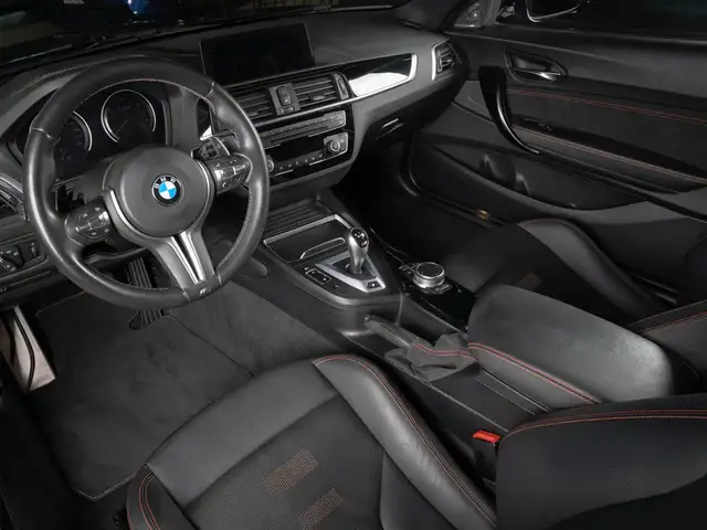 BMW M2 view 10