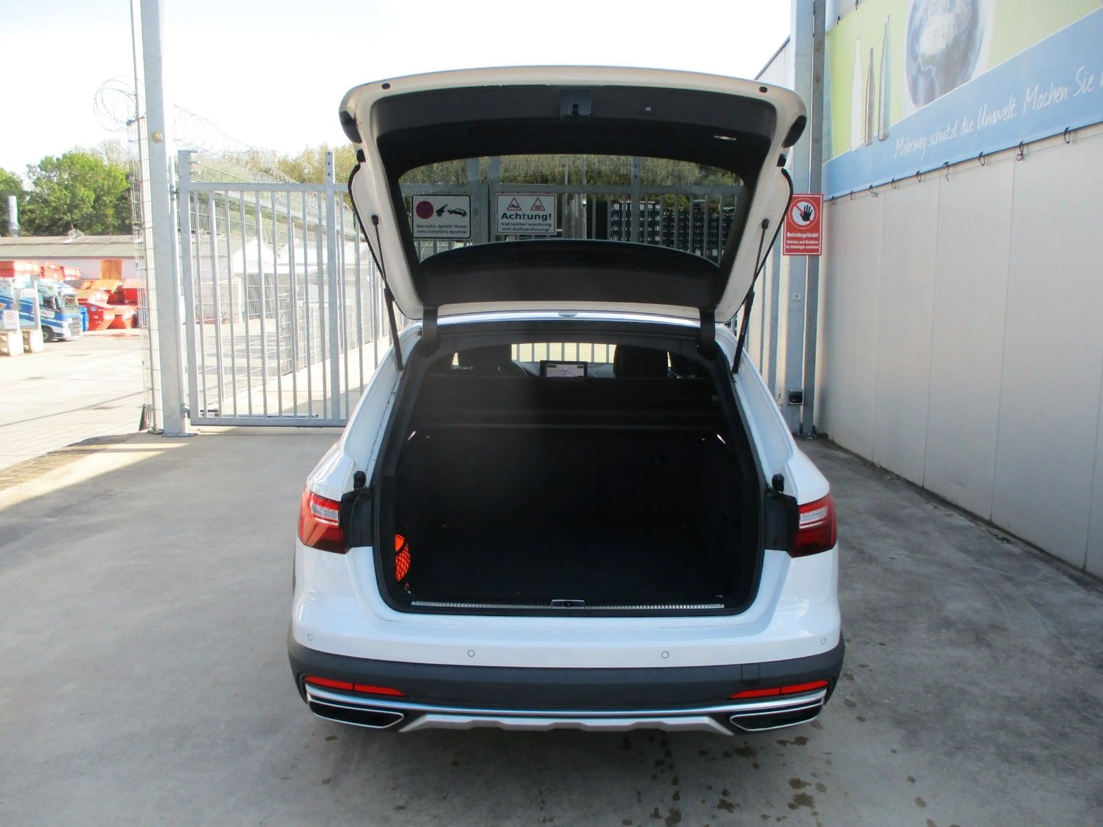 Audi A4 allroad quattro 50 TDI — photo 8