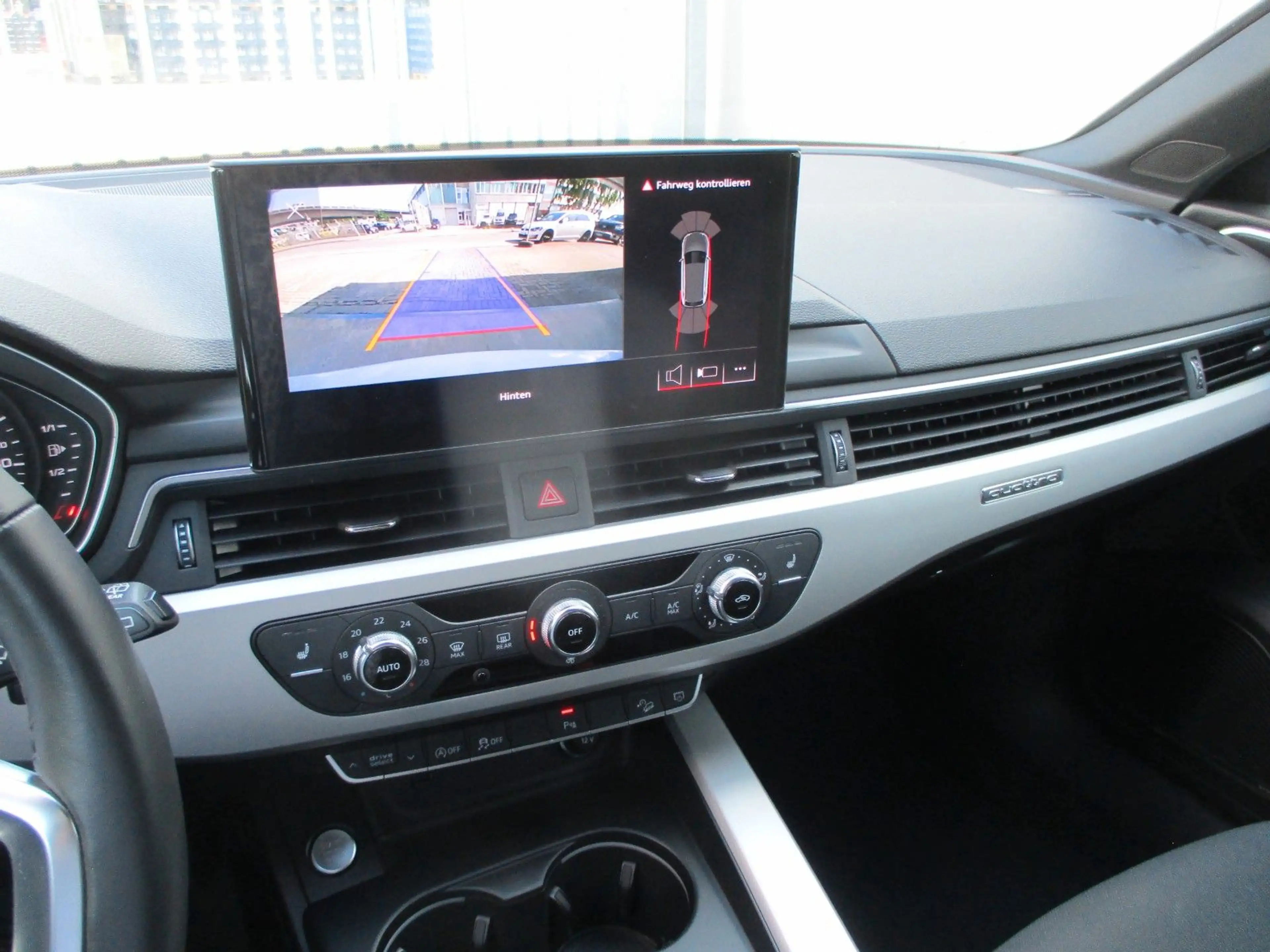 Audi A4 allroad quattro 50 TDI — photo 10