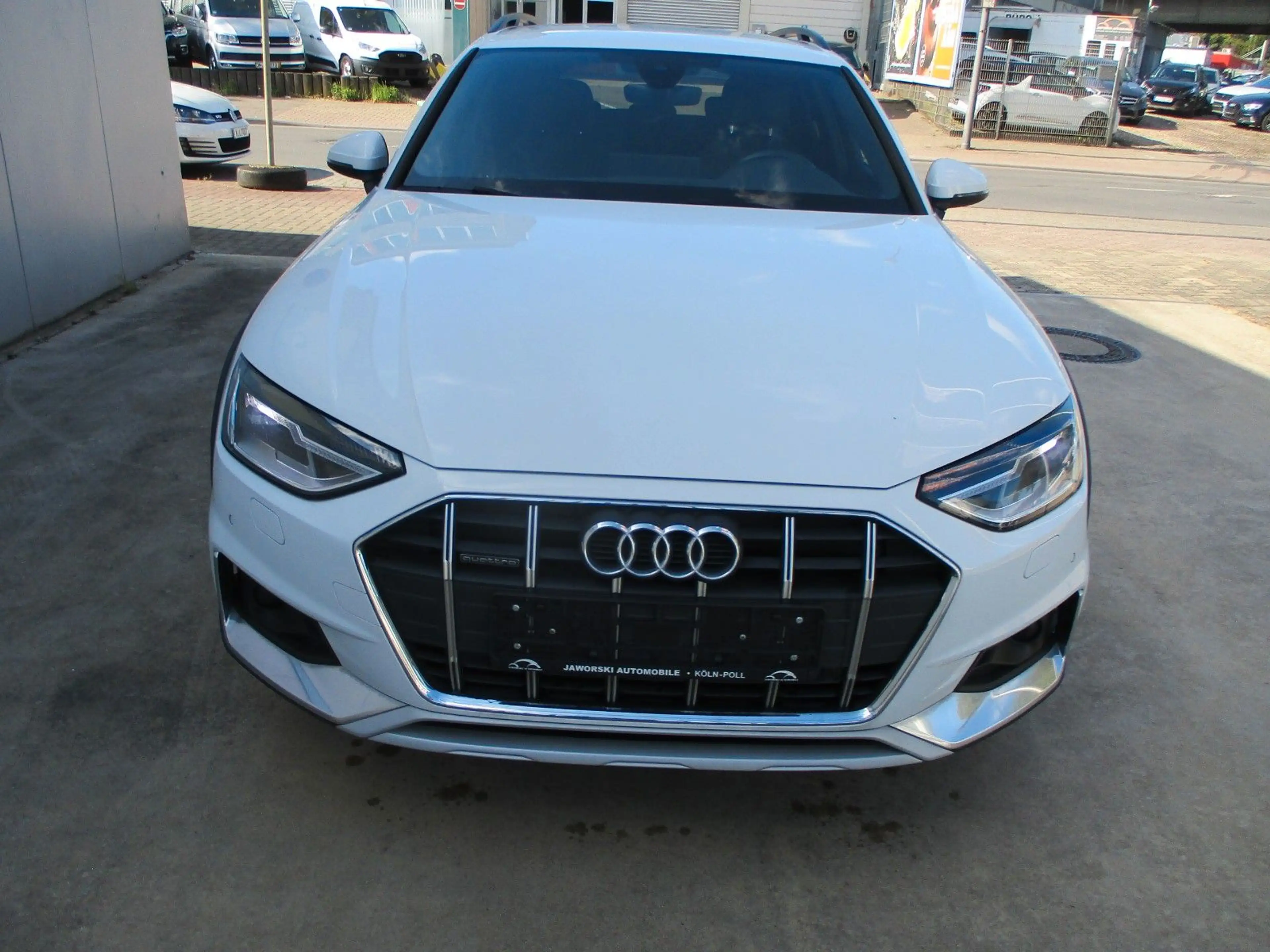 Audi A4 allroad quattro 50 TDI — photo 12