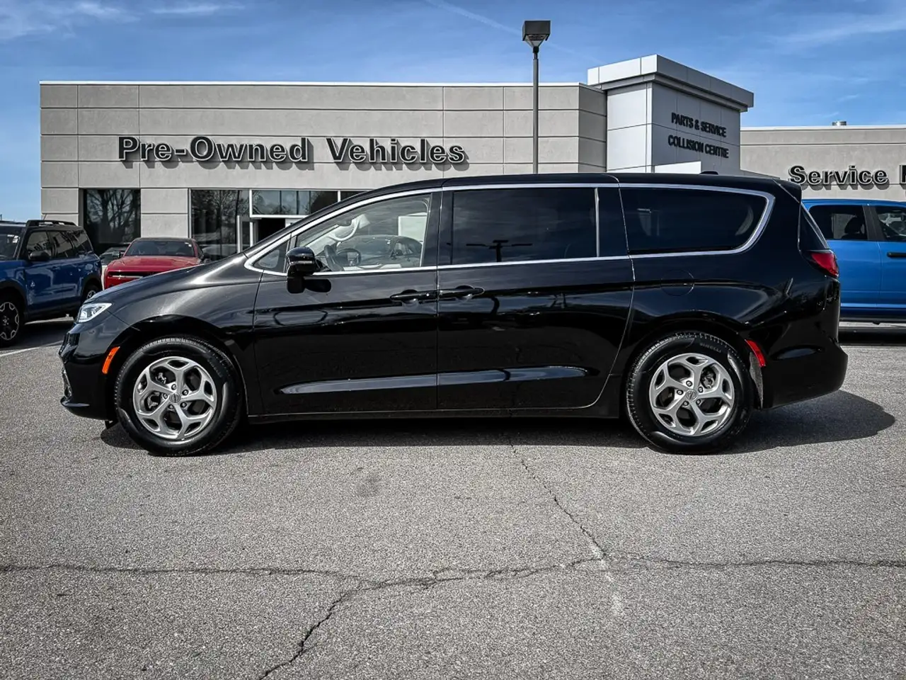 Chrysler Pacifica снимка Chrysler Pacifica