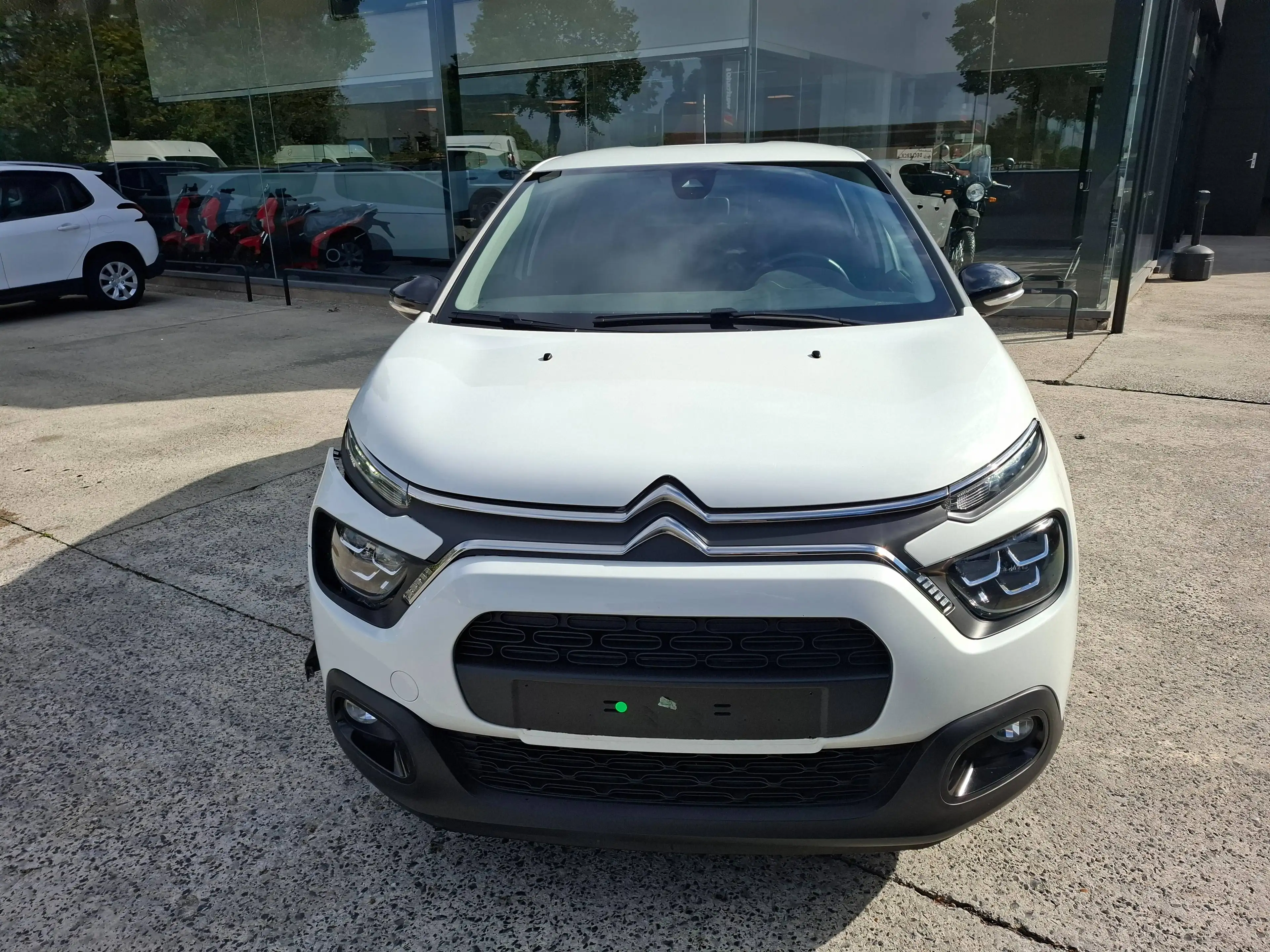 Citroen C3 C3 1.2i PureTech Shine S — photo 2