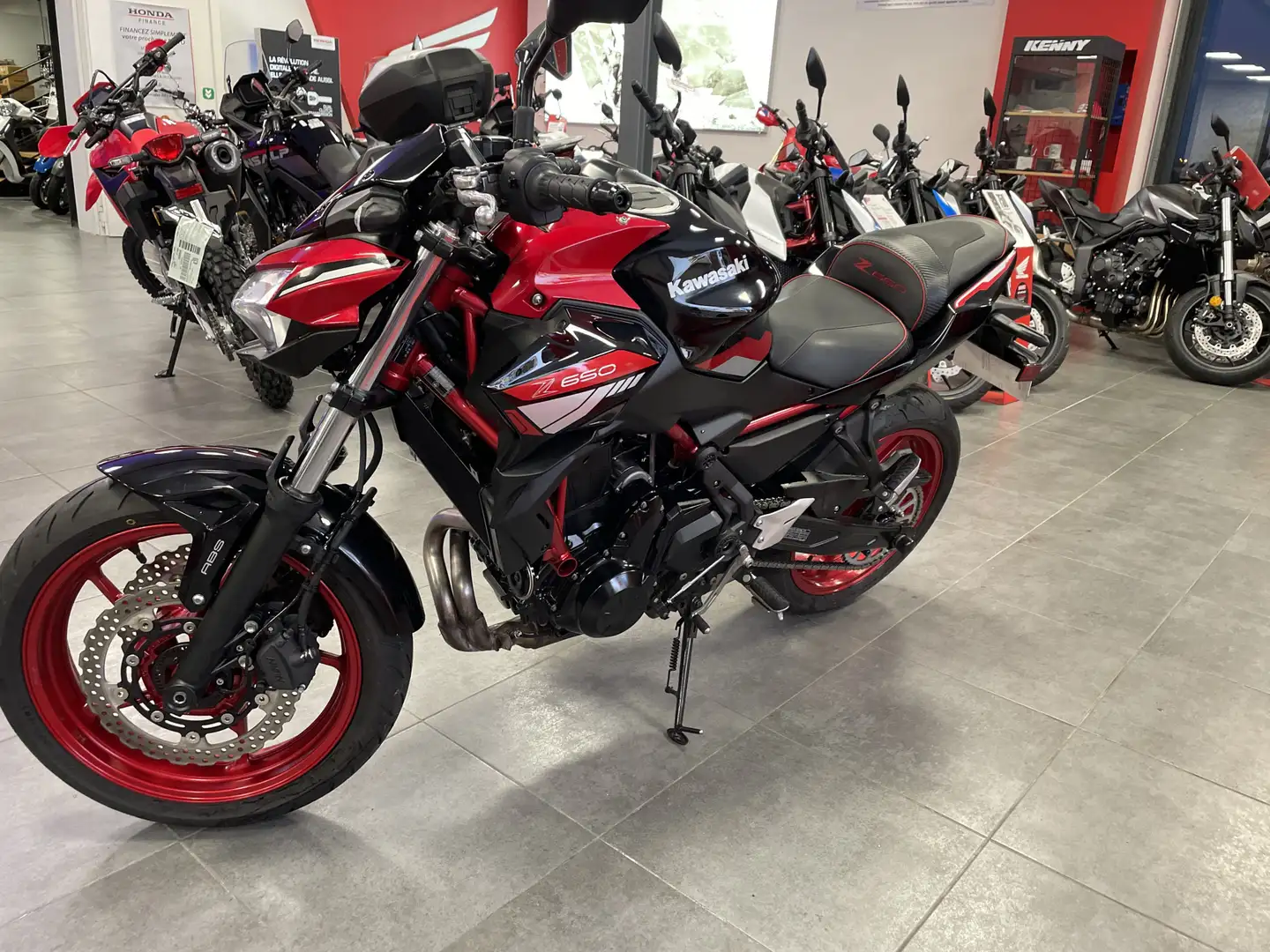 Kawasaki Z 650 Rouge - 2