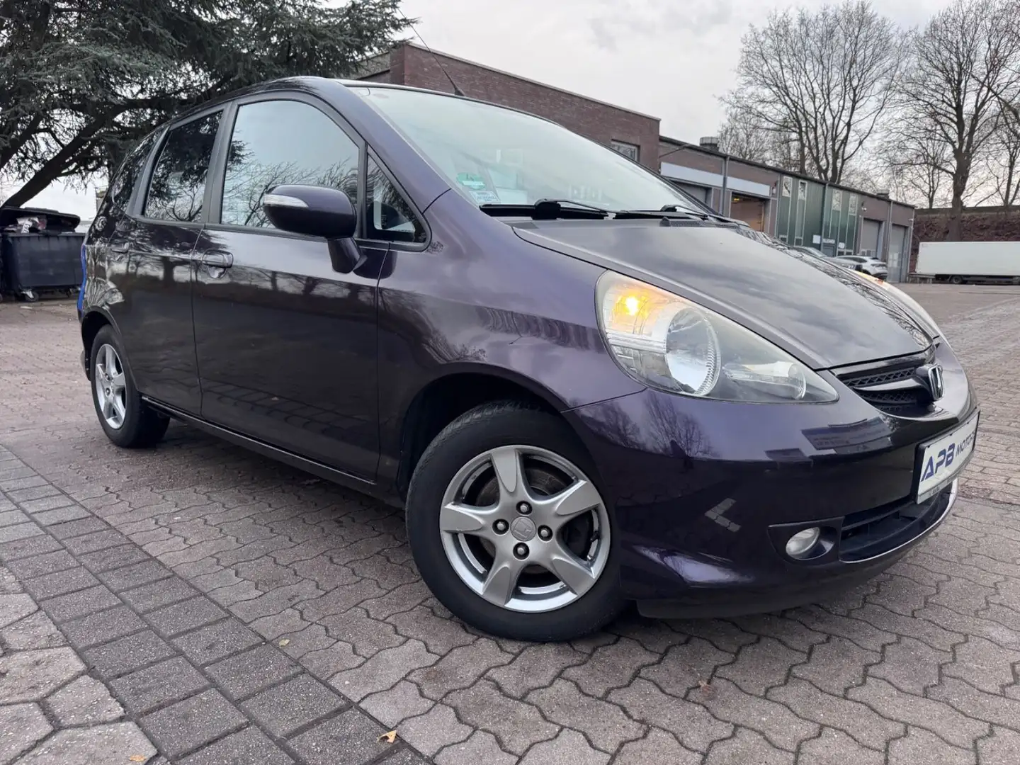 Honda Jazz JAZZ 1.4 LS KLIMAAUT. ALLWETTER ALU 2.BESITZ Schwarz - 1
