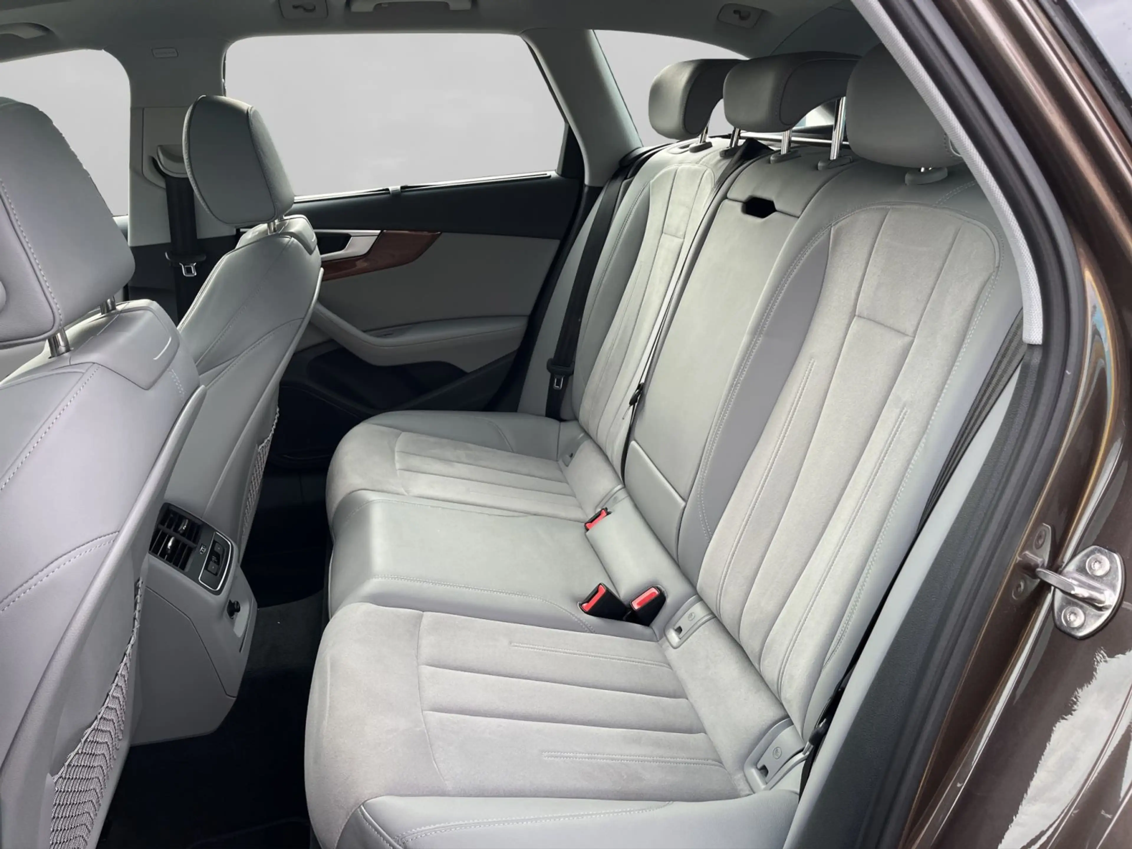 Audi A4 allroad 40 TDI quattro LED+Navi+Kamera — photo 14