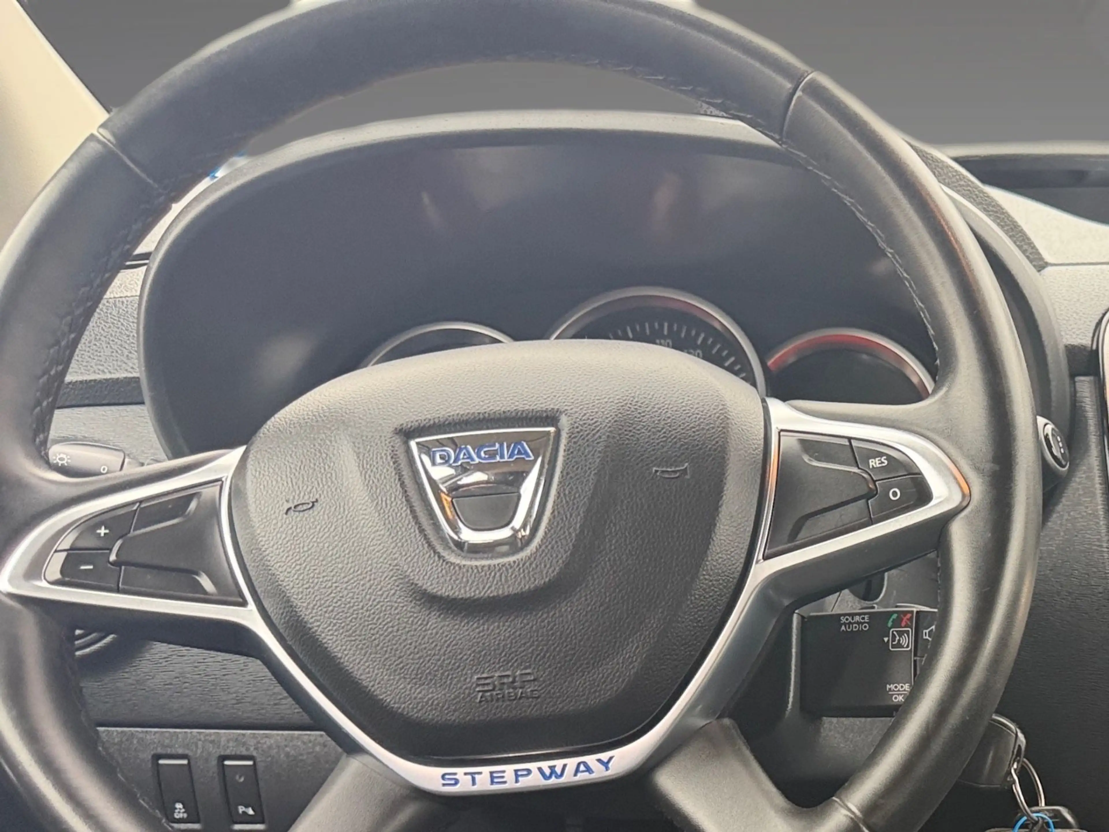 Dacia Dokker Stepway Celebration Steuerket. neu 1.Hand — photo 7