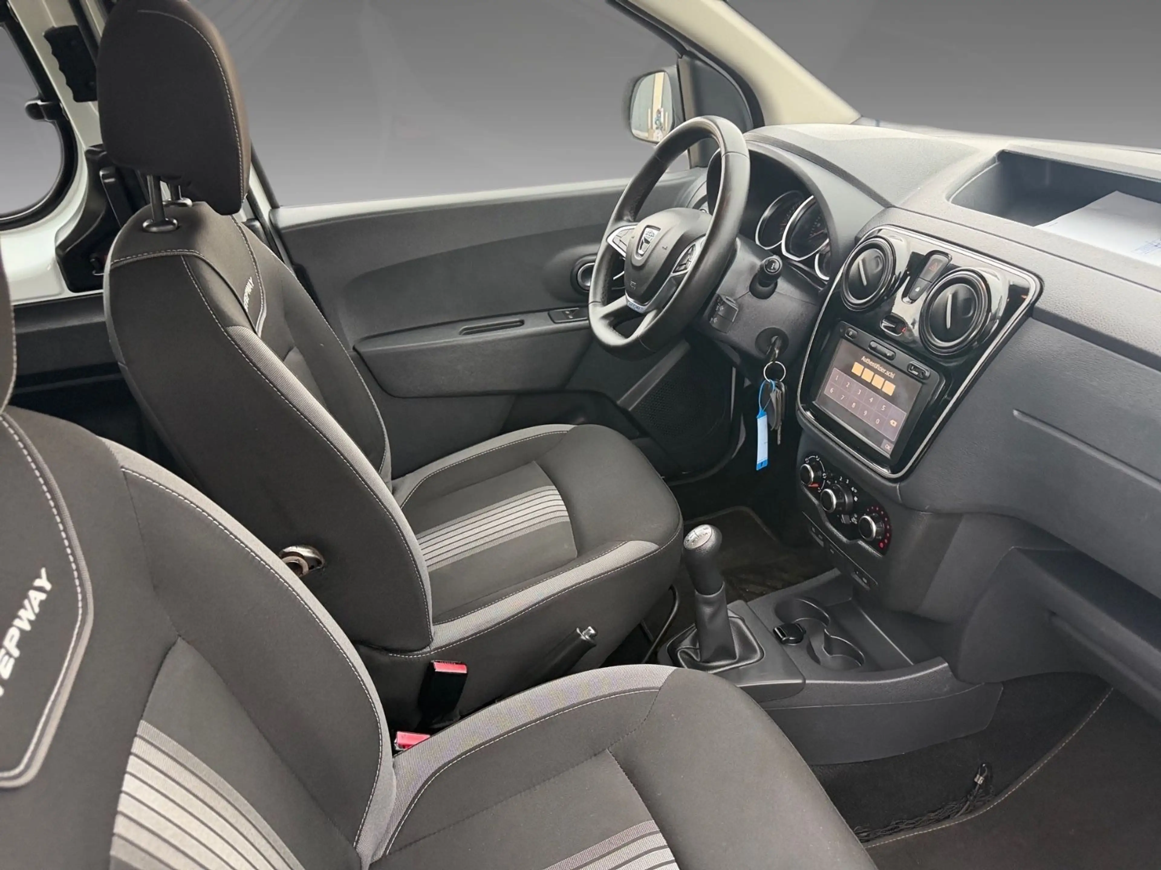 Dacia Dokker Stepway Celebration Steuerket. neu 1.Hand — photo 12