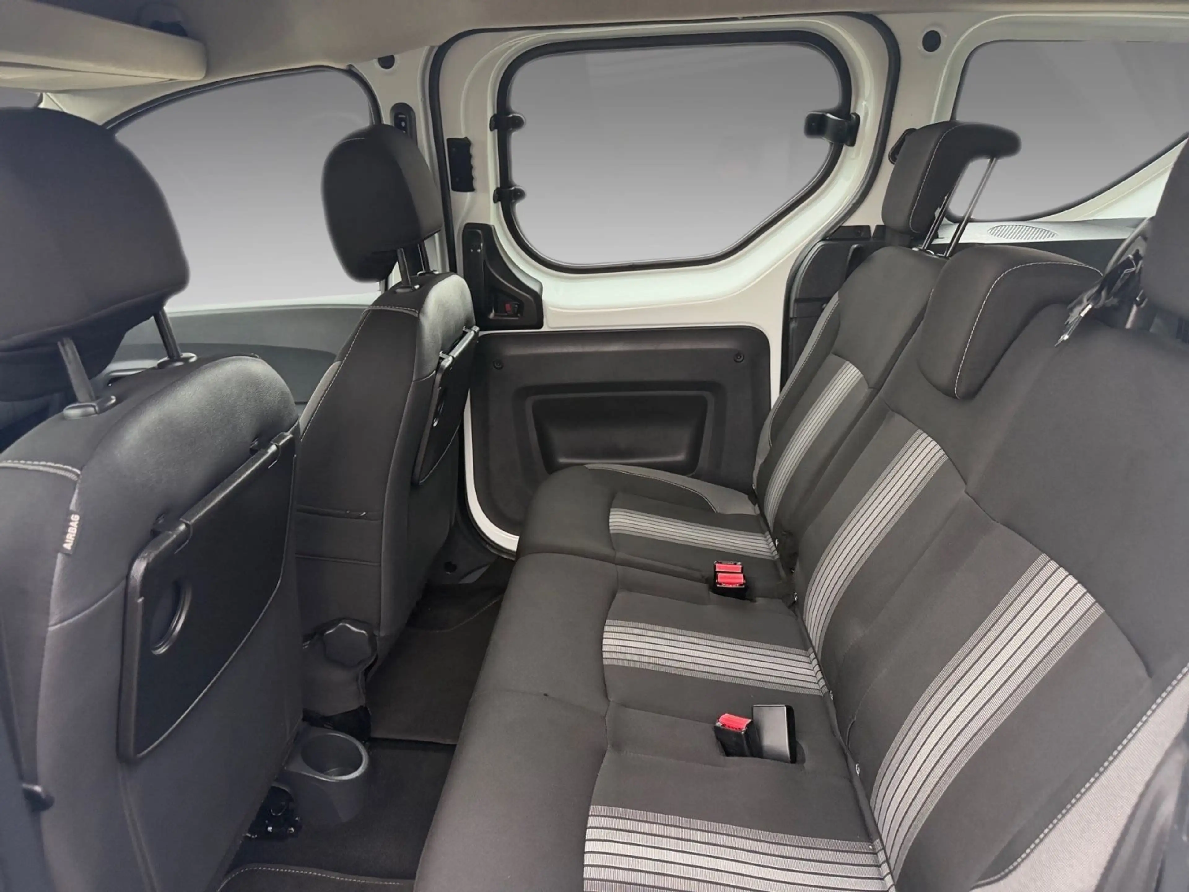 Dacia Dokker Stepway Celebration Steuerket. neu 1.Hand — photo 8