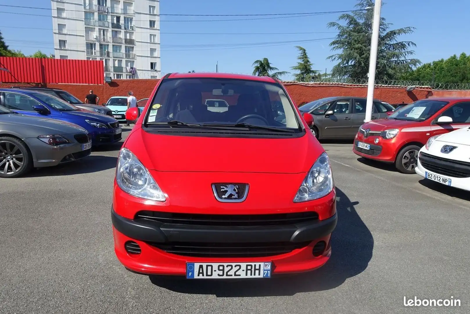 Peugeot 1007 1.4 TRENDY Rojo - 1