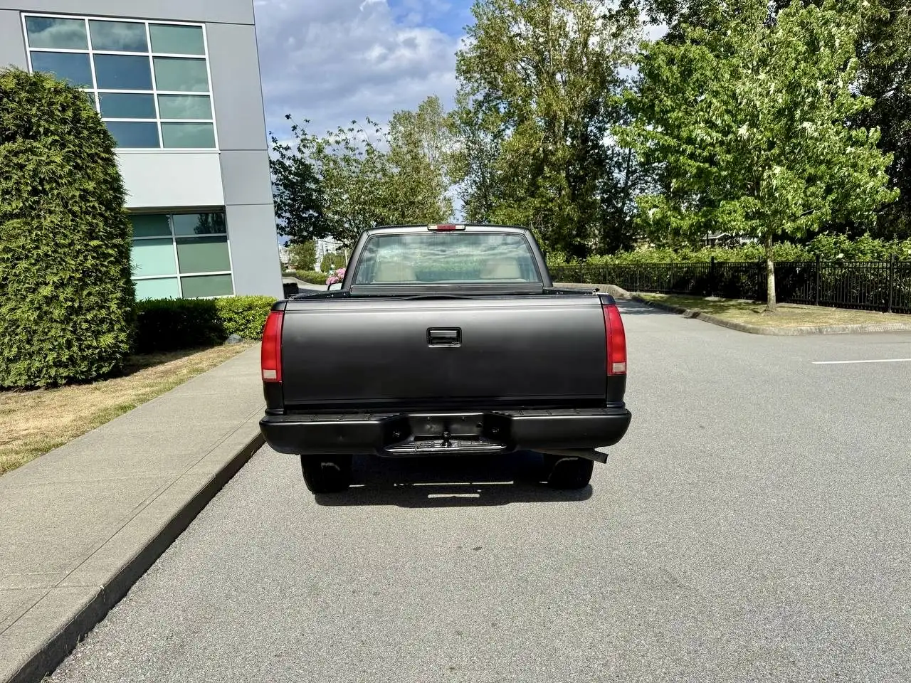 Chevrolet Silverado 1500 снимка Chevrolet Silverado 1500