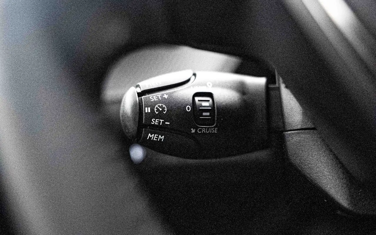 Peugeot 208 1.2 Turbo Allure 21