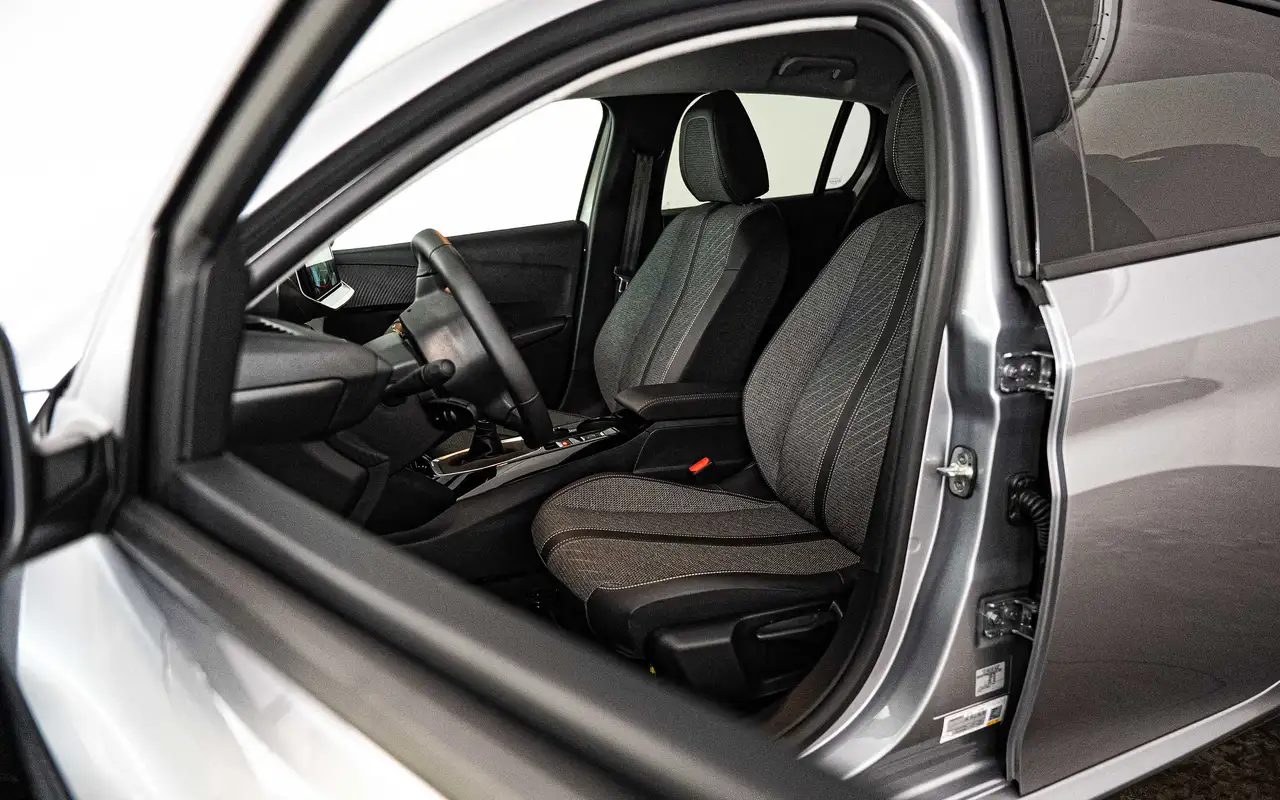 Peugeot 208 1.2 Turbo Allure 9