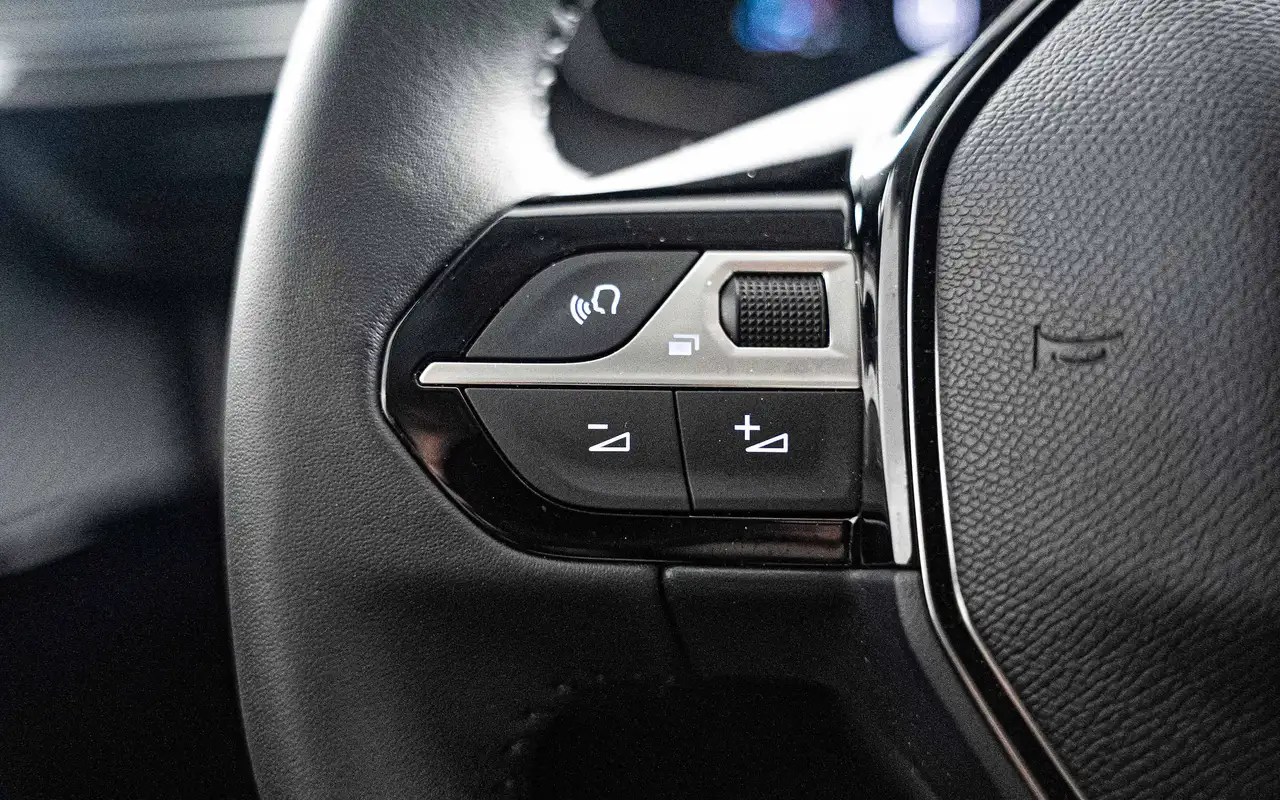 Peugeot 208 1.2 Turbo Allure 12