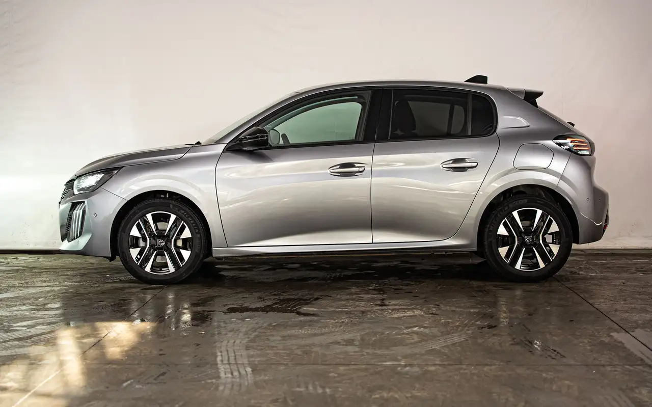 Peugeot 208 1.2 Turbo Allure 2