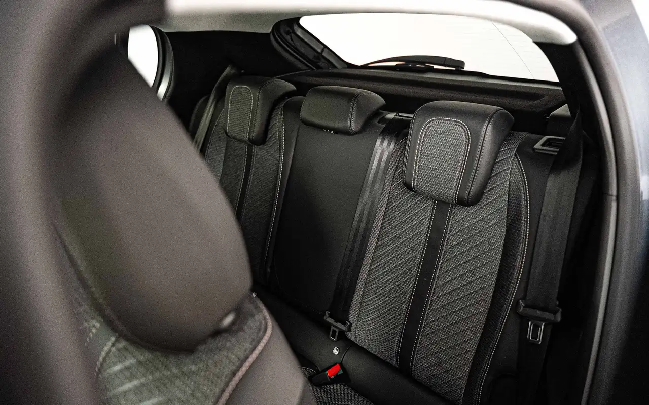 Peugeot 208 1.2 Turbo Allure 7