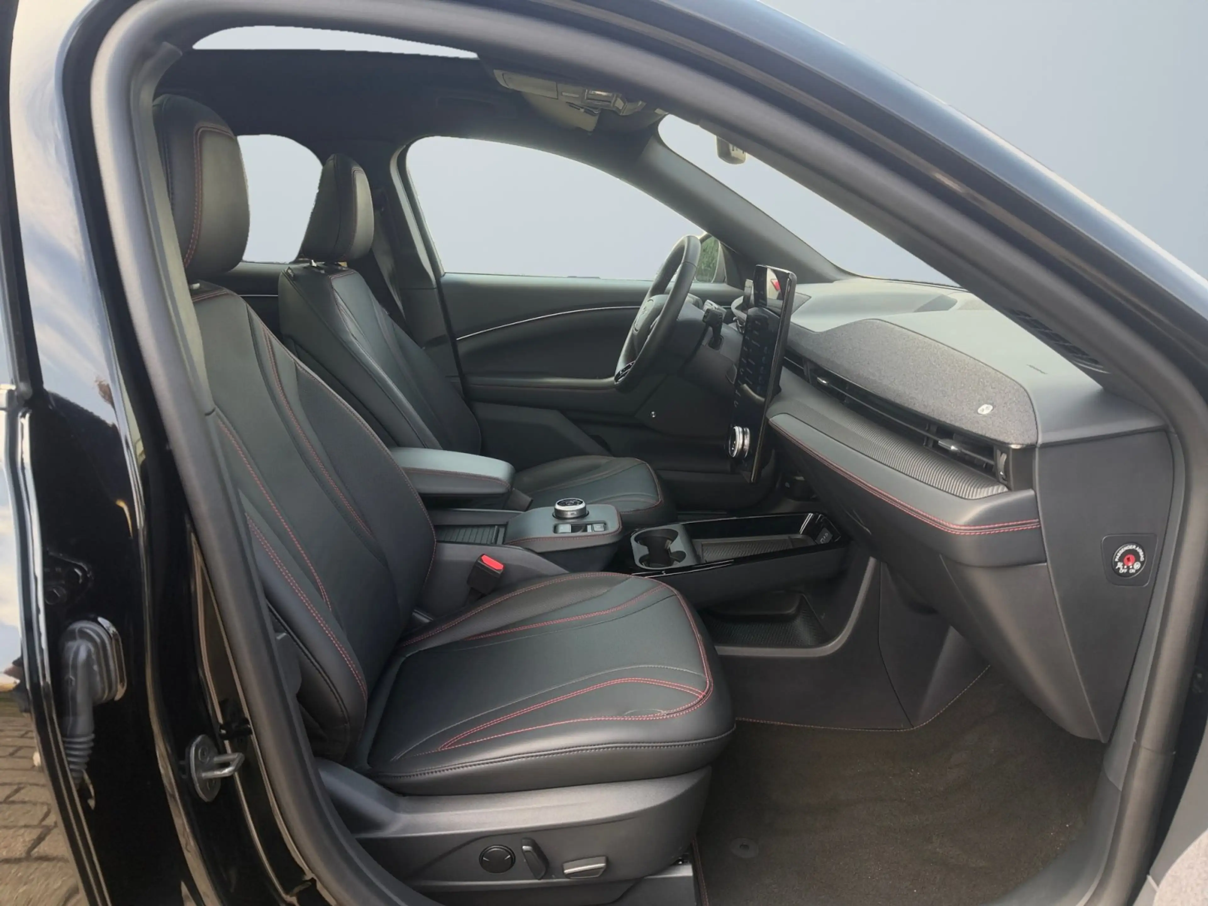Ford Mustang Mach-E Premium 99kWh ACC+B&O+KAM360 — photo 10