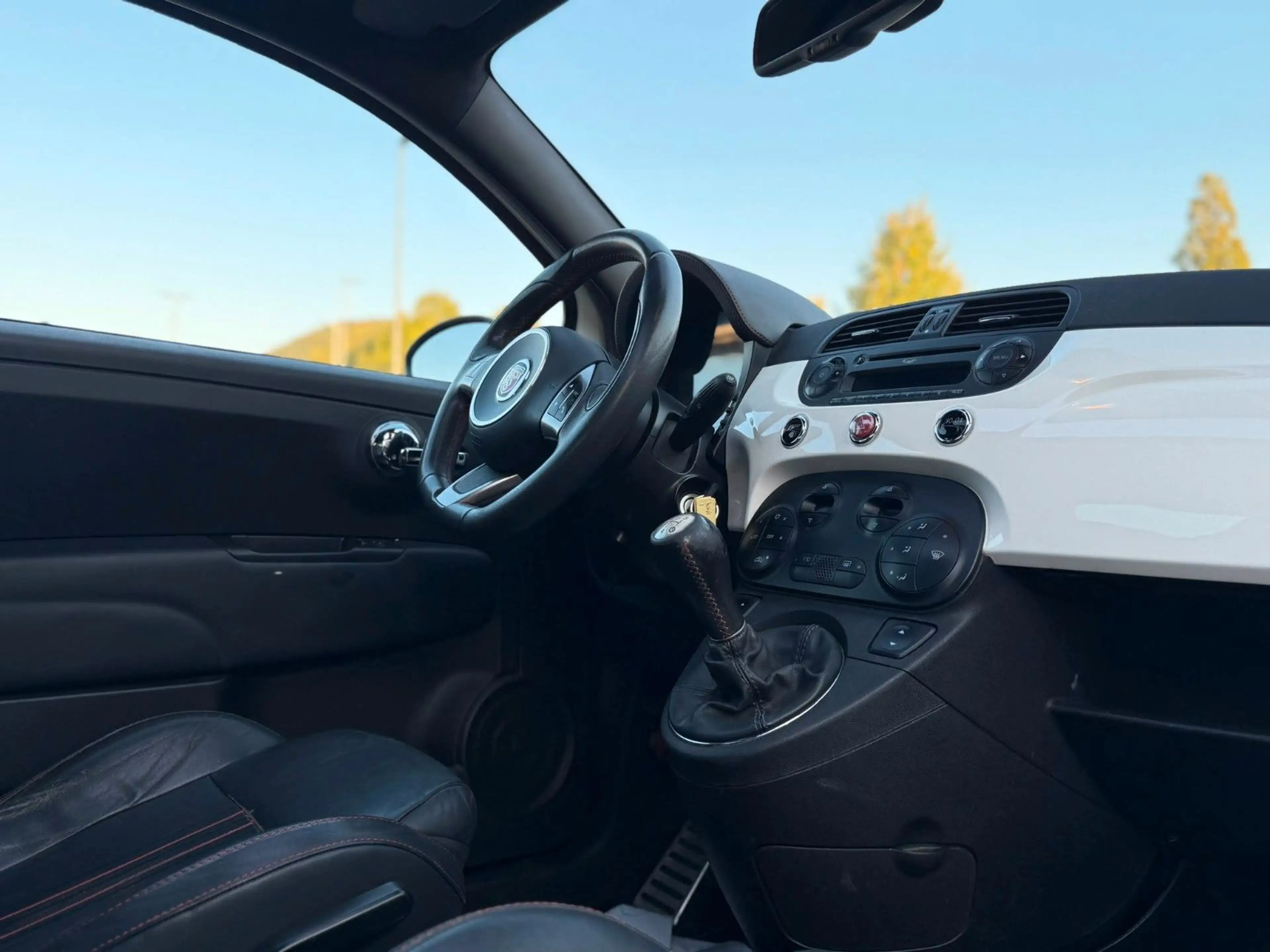 Abarth 500 Abarth , Schiebedach — photo 10
