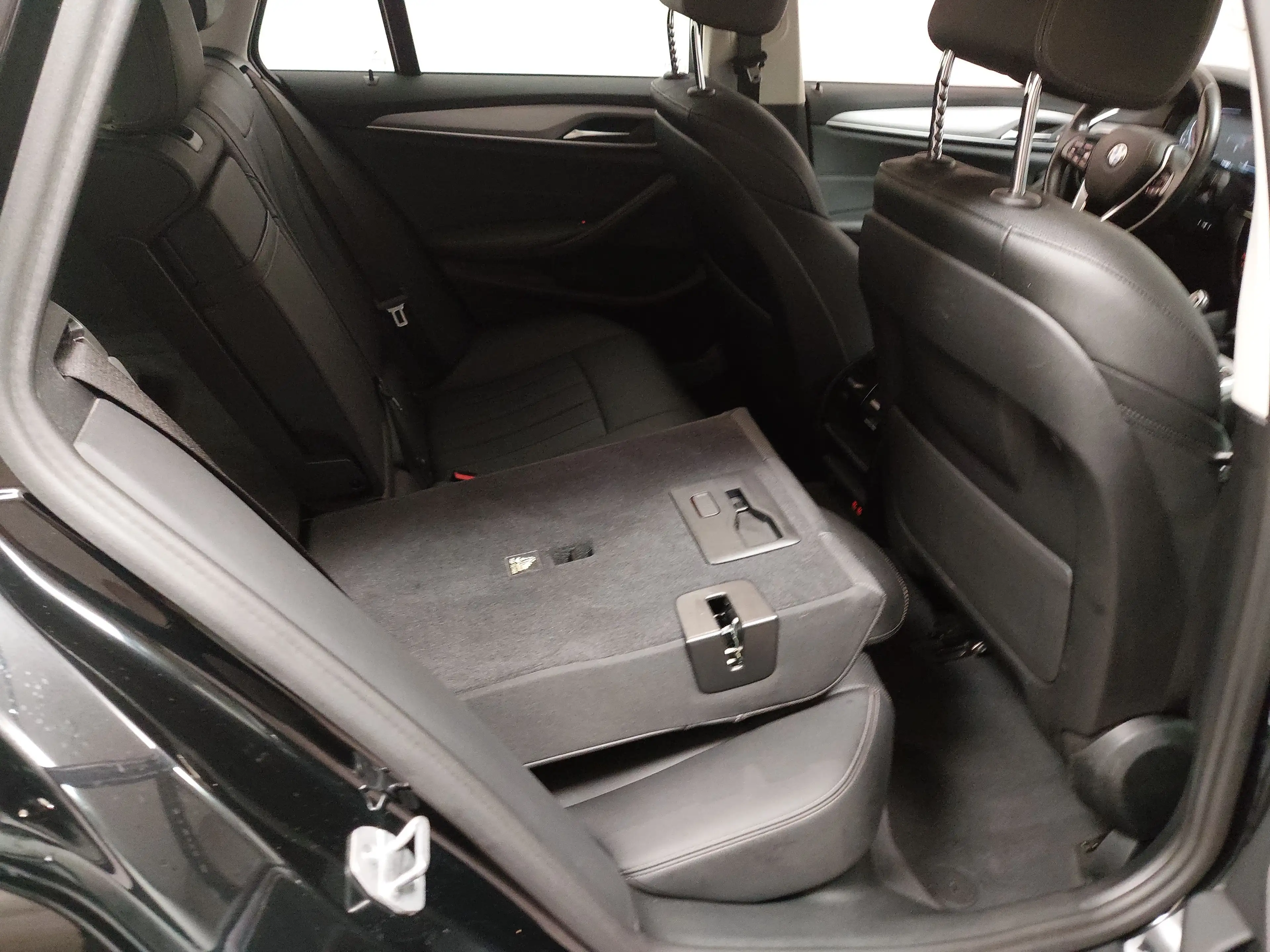 BMW 520 dA Touring Leder Navi LED LC prof. AHK RFK — photo 11