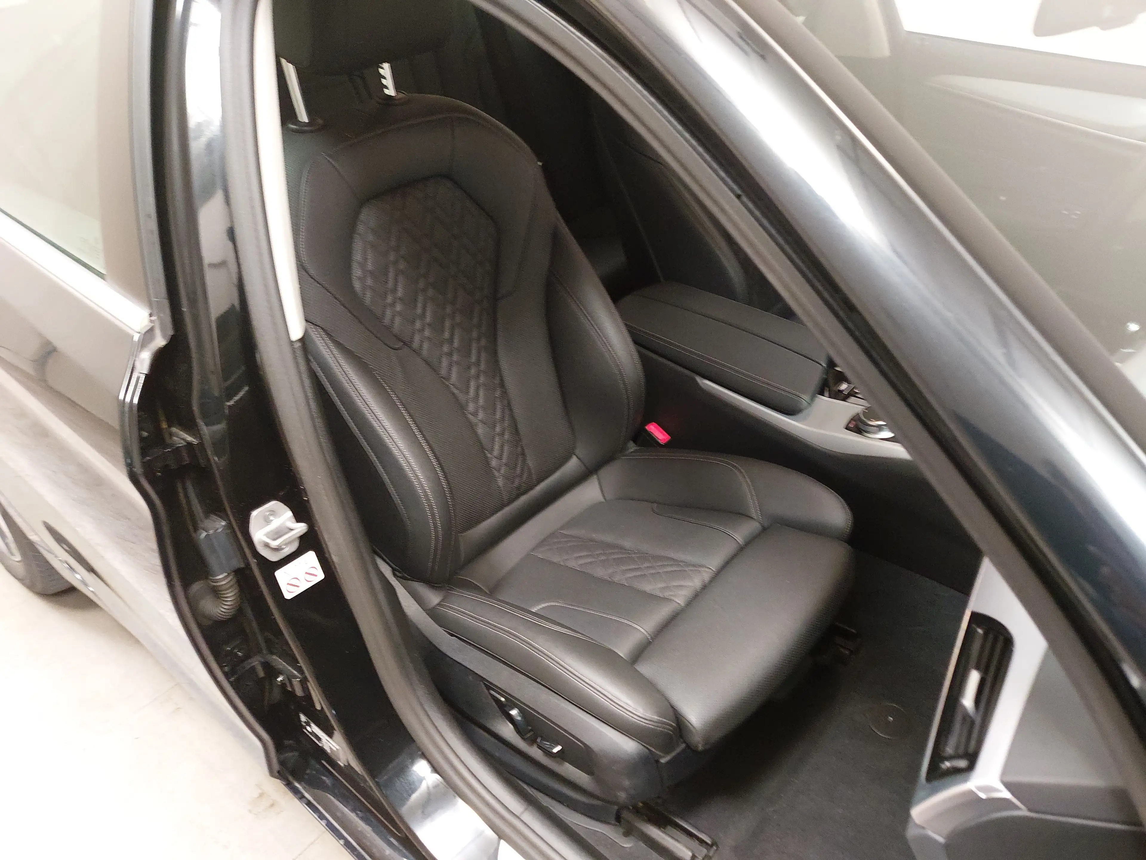 BMW 520 dA Touring Leder Navi LED LC prof. AHK RFK — photo 10