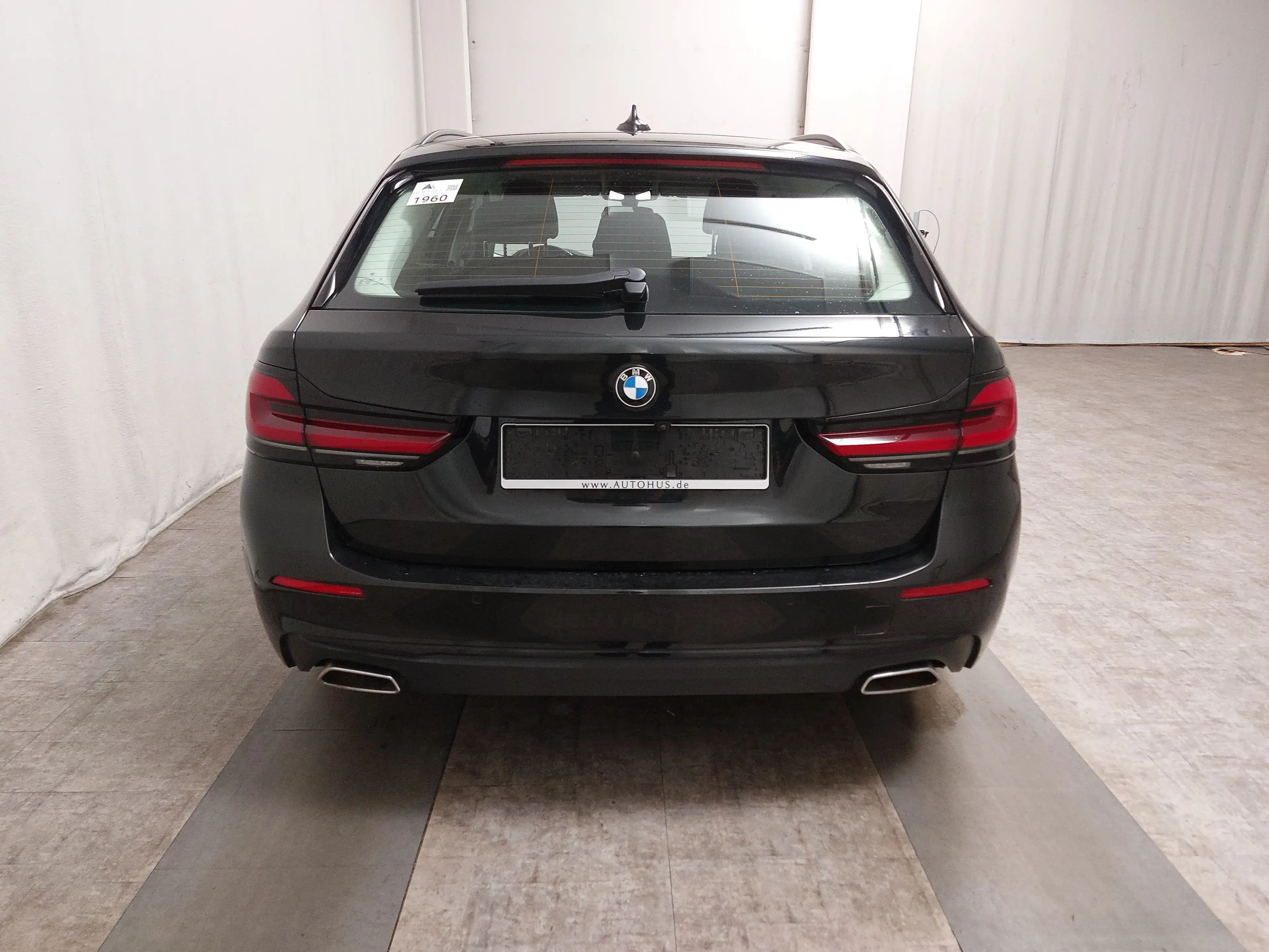 BMW 520 dA Touring Leder Navi LED LC prof. AHK RFK — photo 14