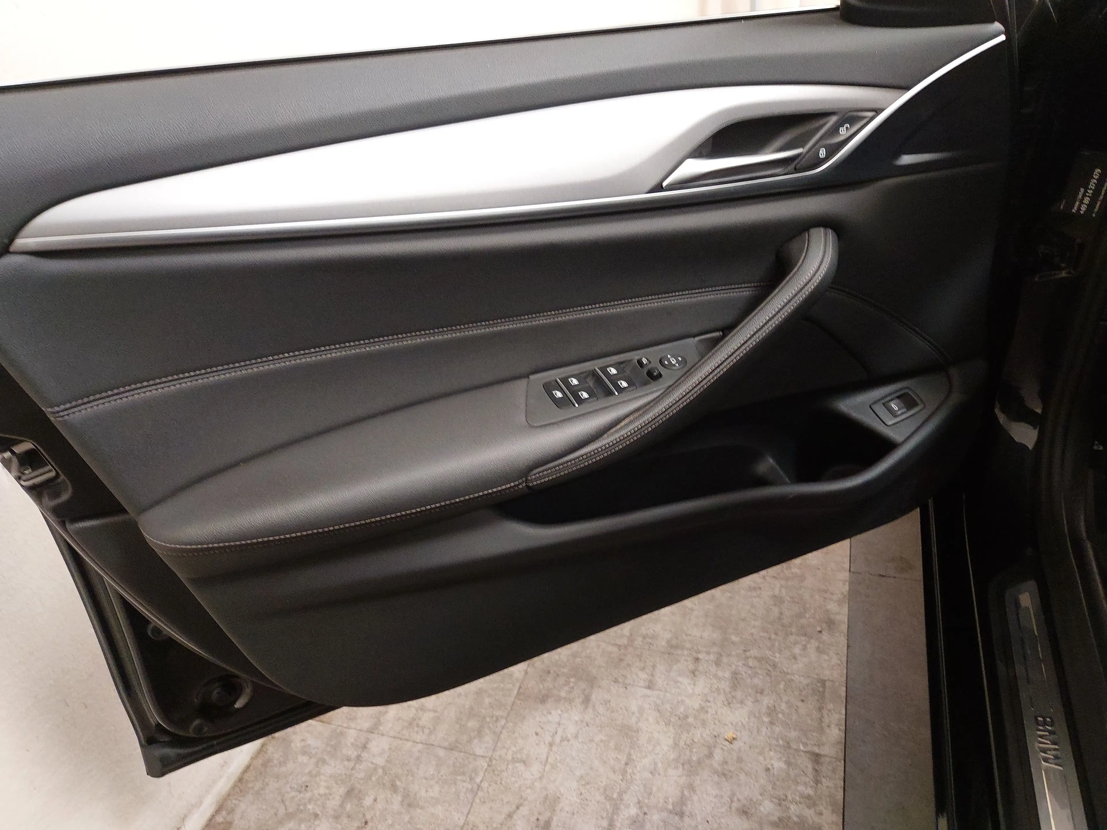 BMW 520 dA Touring Leder Navi LED LC prof. AHK RFK — photo 5