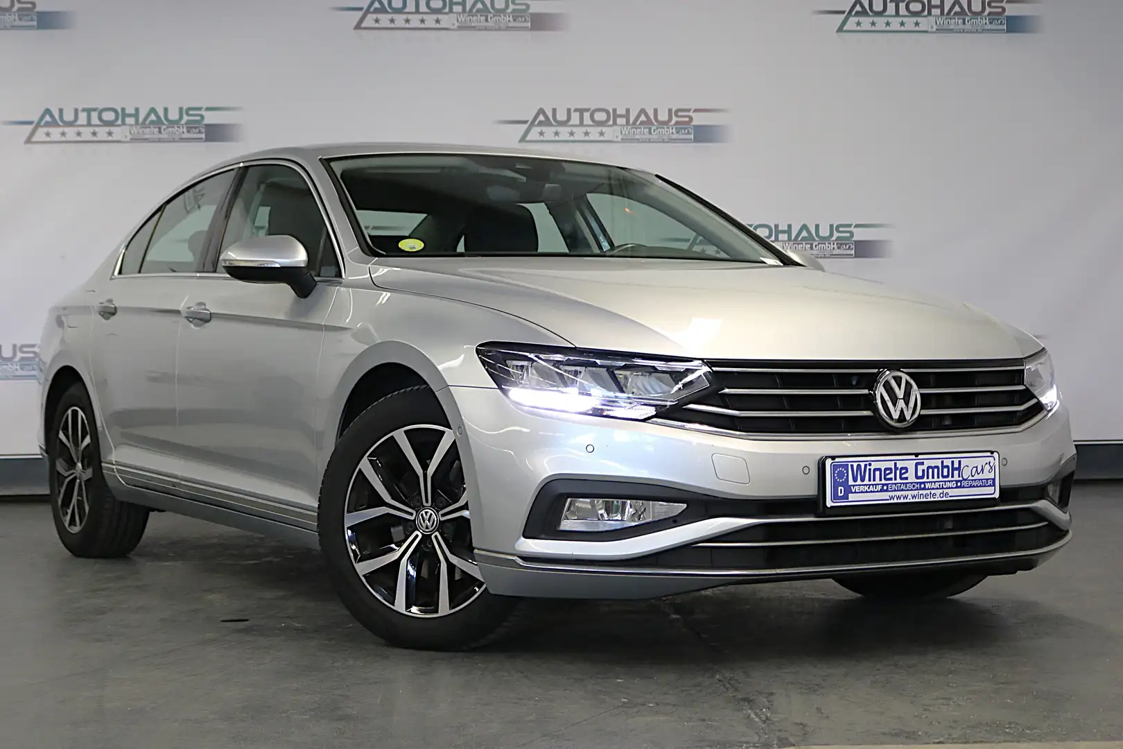 Volkswagen Passat 1.6 TDI Elegance*1HAND*LED*NAVI*SHZ*KAMERA*PDC*u Grau - 1