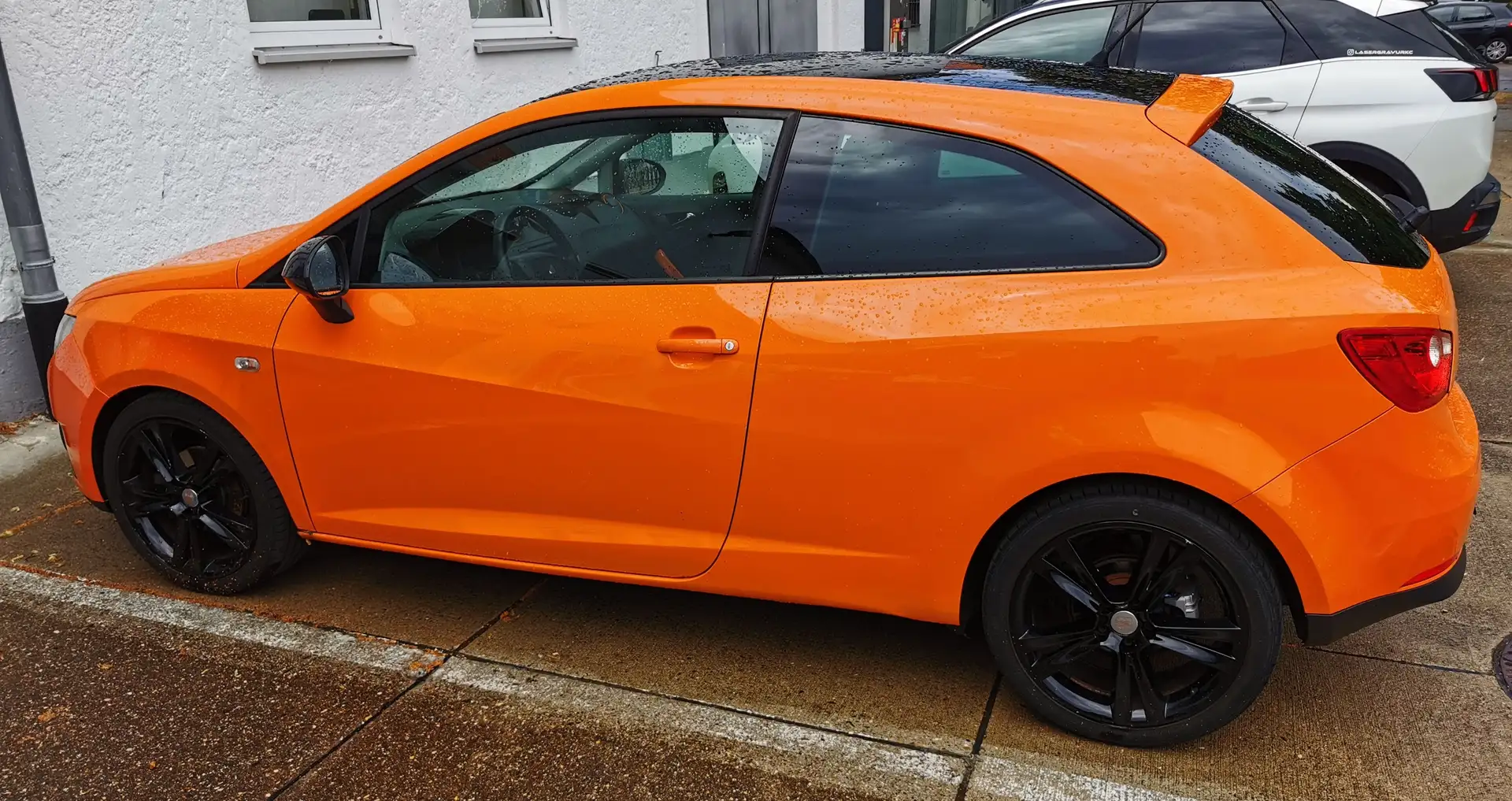 SEAT Ibiza Ibiza SC 1.6 16V Color Edition Lumina Orange Orange - 1