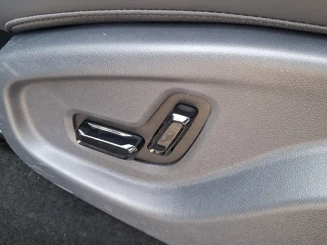 Geely E5 view 9