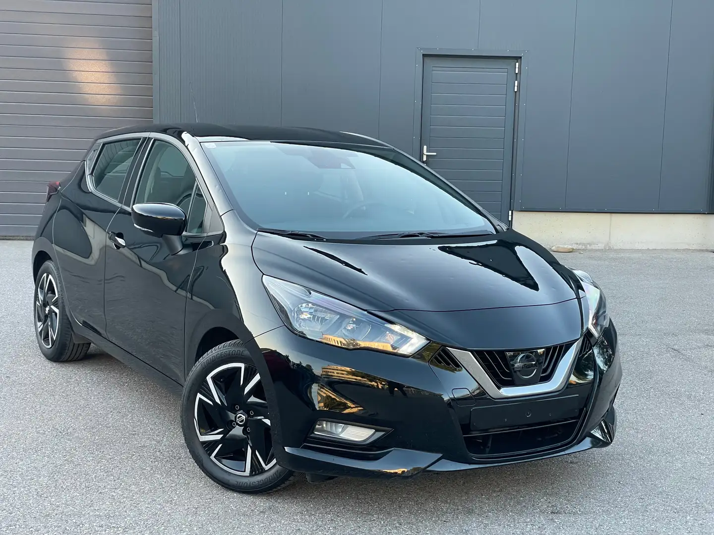 Nissan Micra 1.0 IG-T Visia, Euro-6, Navig.,Klimatr.,Servisheft Schwarz - 1