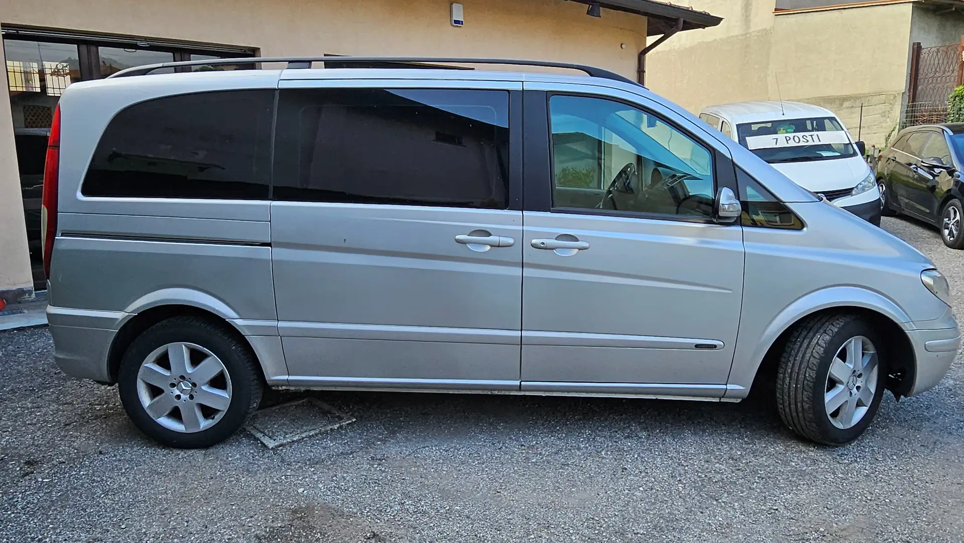 Mercedes-Benz Viano 2.2 160 cv Ambiente 7/8 posti Argento - 2