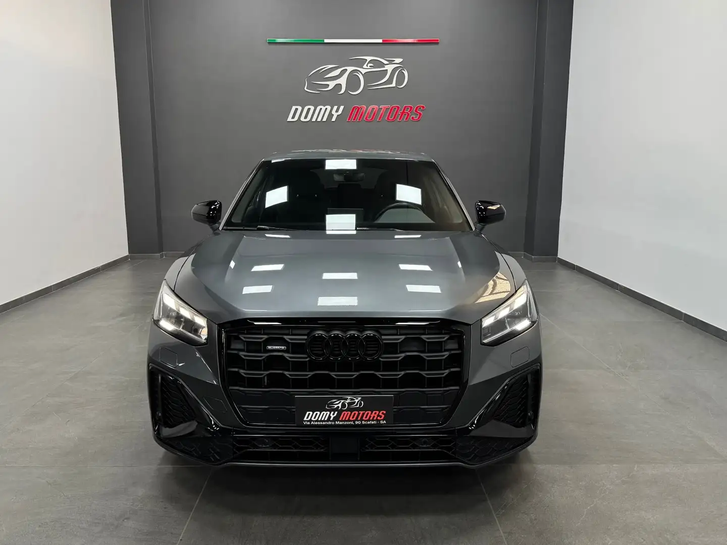 Audi Q2 35 TDI S-LINE EDITION QUATTRO Grijs - 2