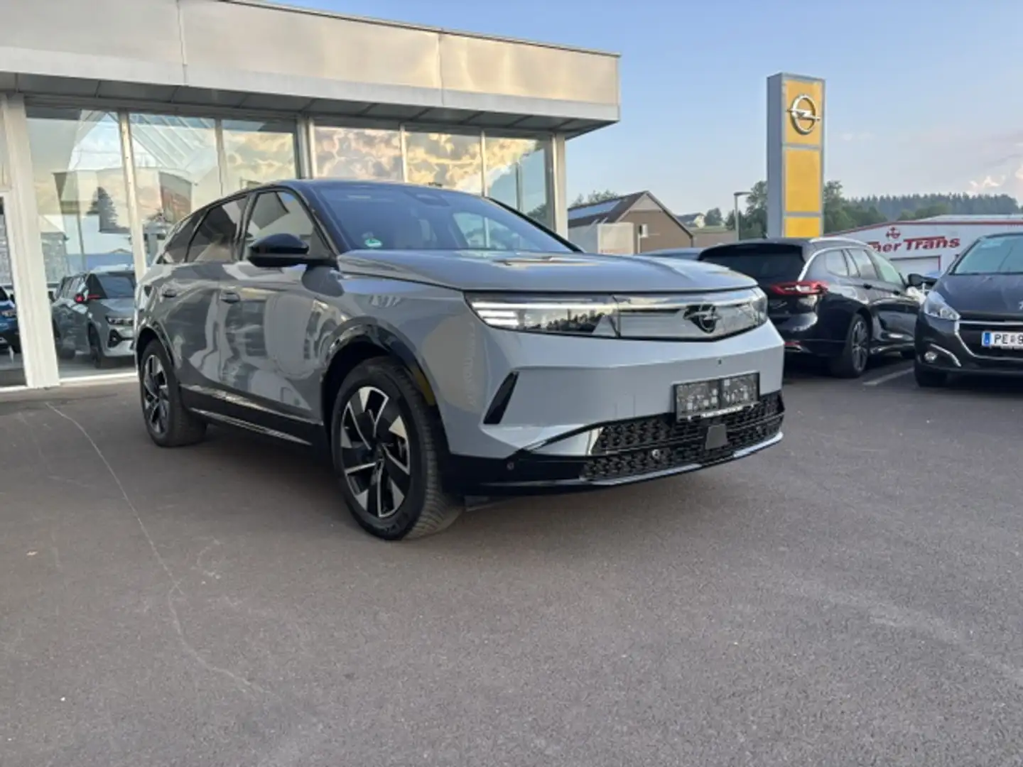 Opel Grandland Electric 157 kW GS **HeadUp, Navi, Sitzheiz, ACC, Lenkradheiz** Grau - 2