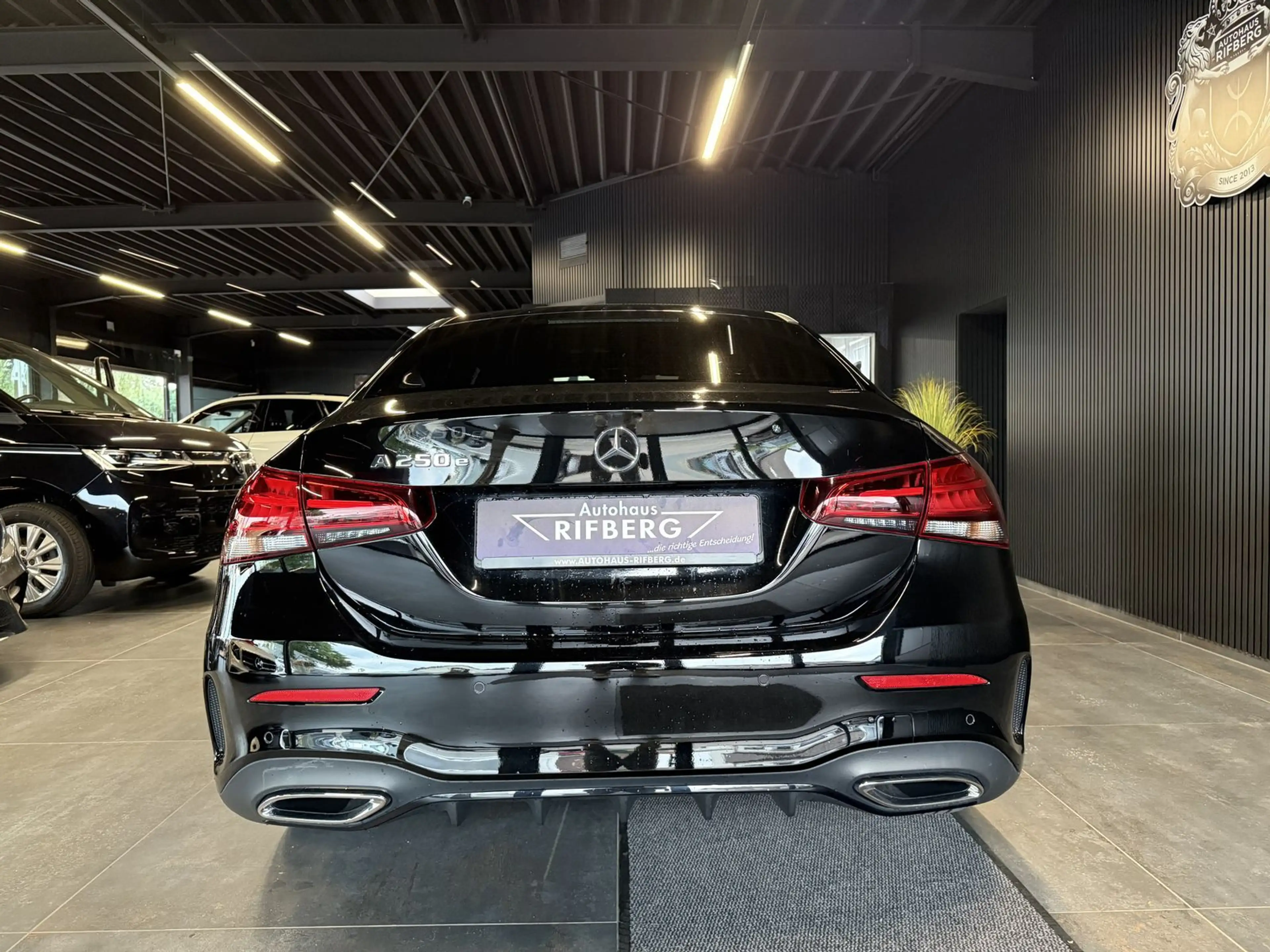 Mercedes-Benz A 250 e AMG LINE/AMBIENTE/MBUX/LEDER/NAVI/NIGHT — photo 5