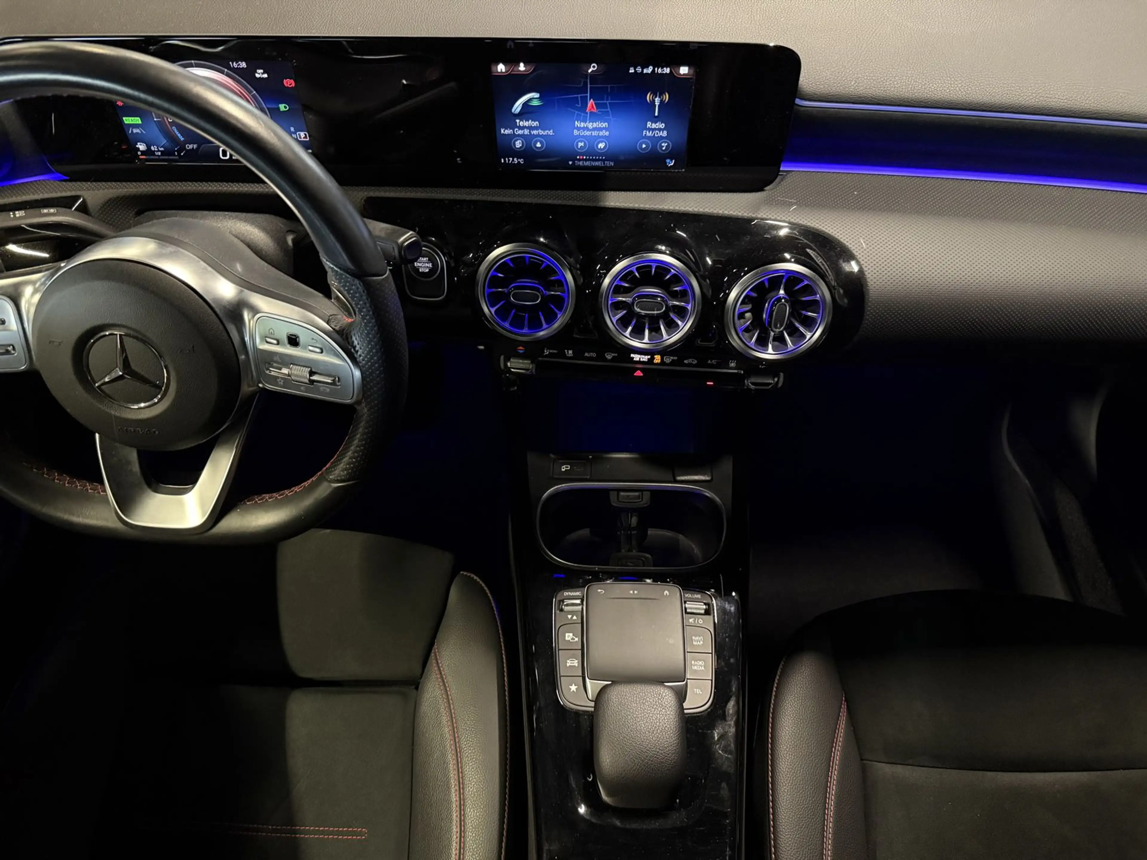 Mercedes-Benz A 250 e AMG LINE/AMBIENTE/MBUX/LEDER/NAVI/NIGHT — photo 14