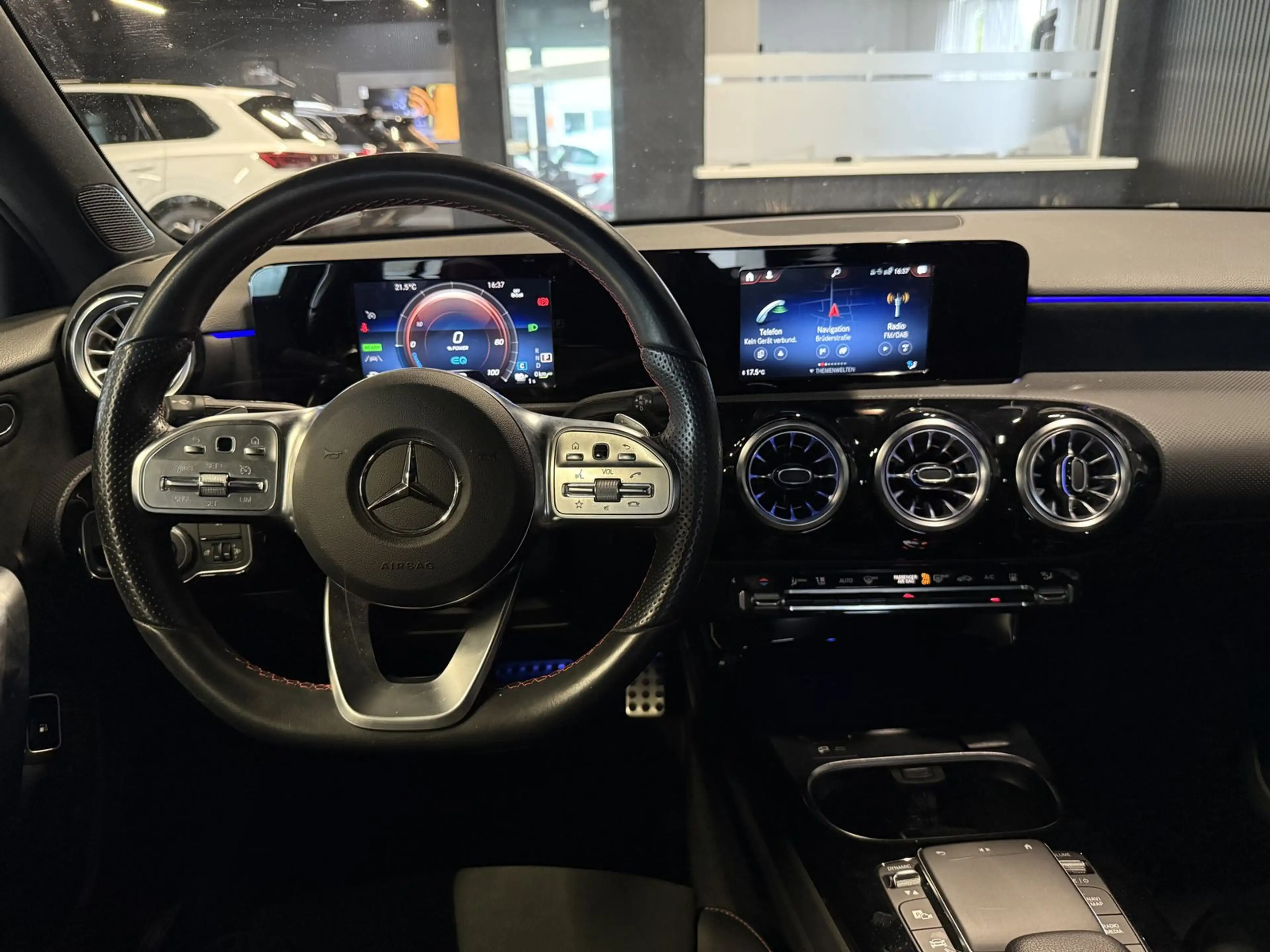 Mercedes-Benz A 250 e AMG LINE/AMBIENTE/MBUX/LEDER/NAVI/NIGHT — photo 12