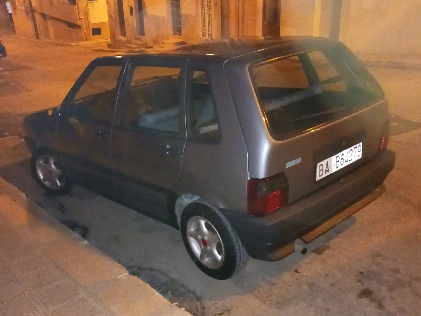 Fiat Uno Uno 5p 1.0 Super 45cv Šedá - 1