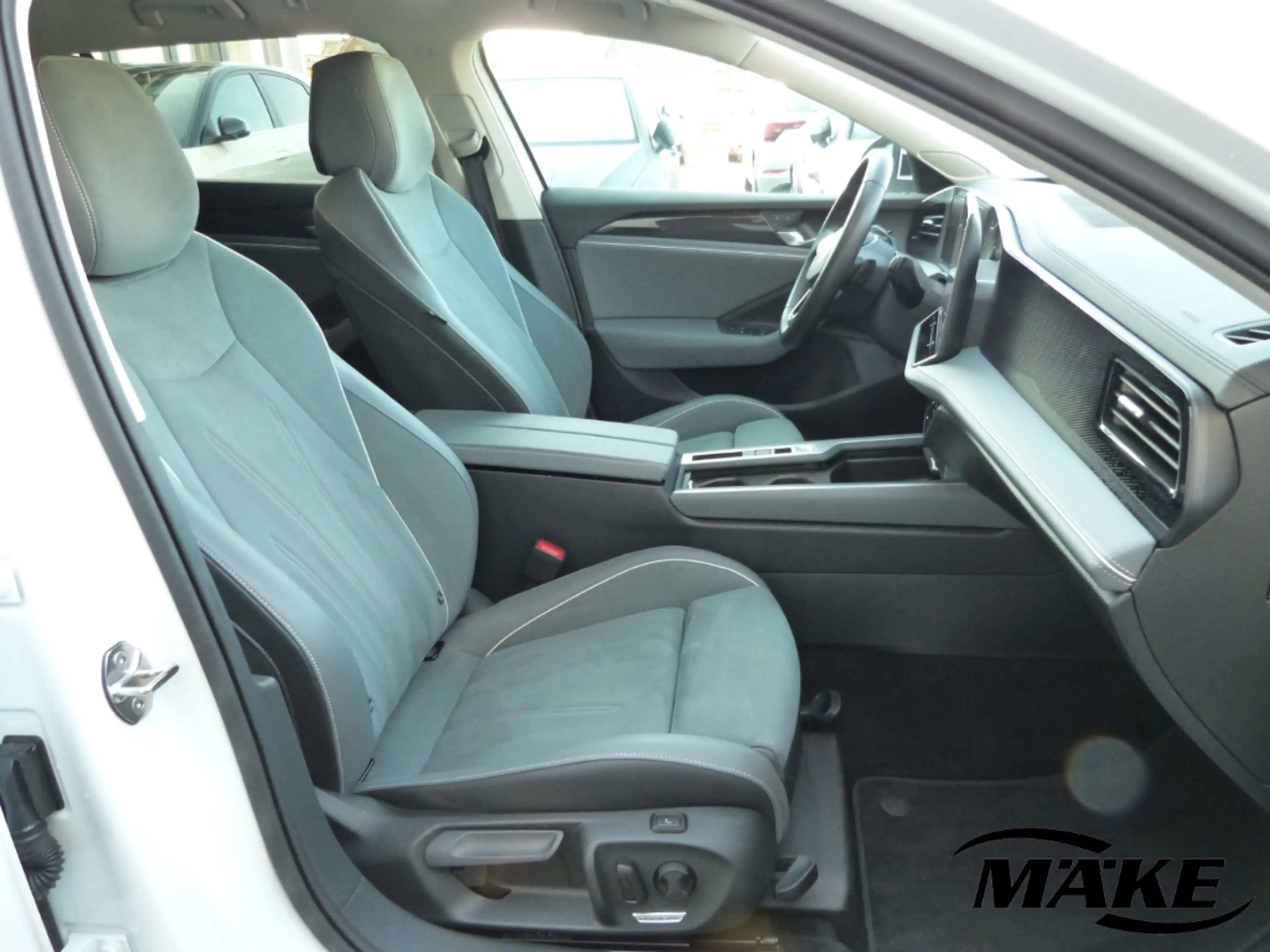 Volkswagen Passat Variant 1.5 eTSI DSG, Business, DCC, ACC, AHK, LED, — photo 20