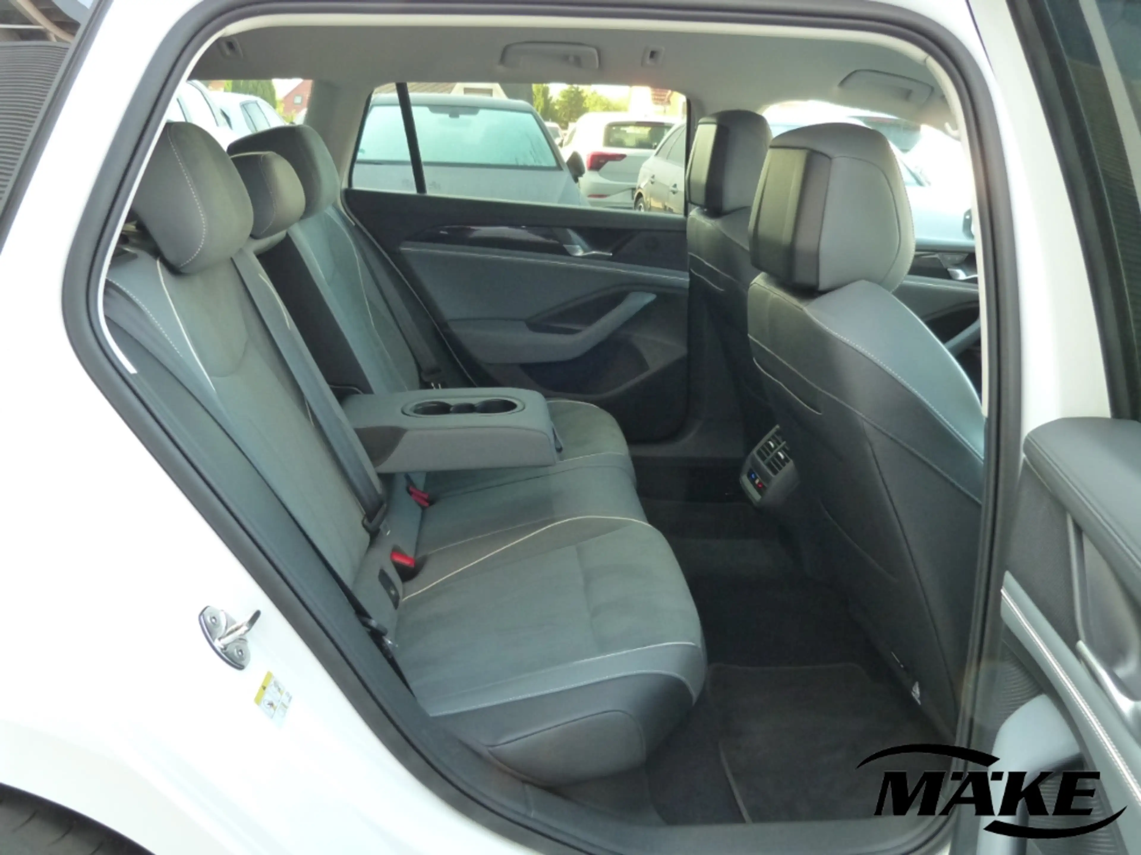 Volkswagen Passat Variant 1.5 eTSI DSG, Business, DCC, ACC, AHK, LED, — photo 18