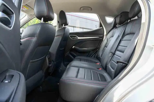 MG ZS view 11