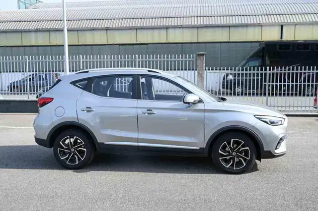 MG ZS view 17