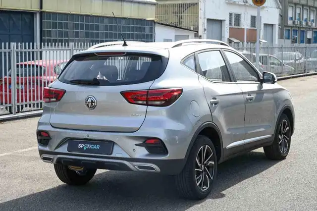 MG ZS view 3