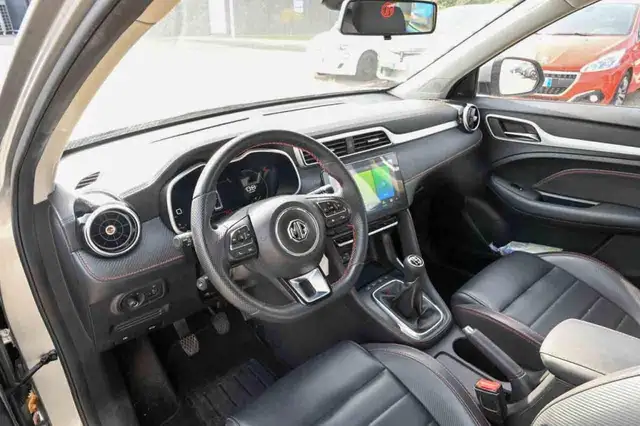 MG ZS view 8