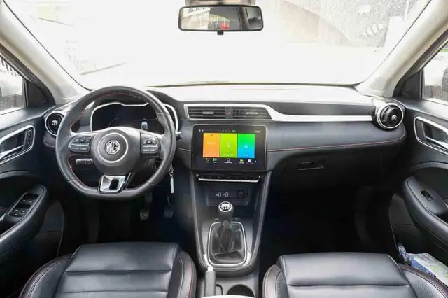 MG ZS view 7
