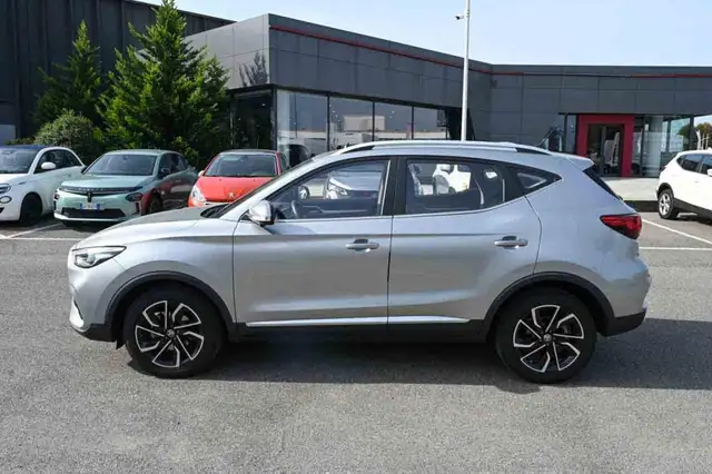 MG ZS view 19