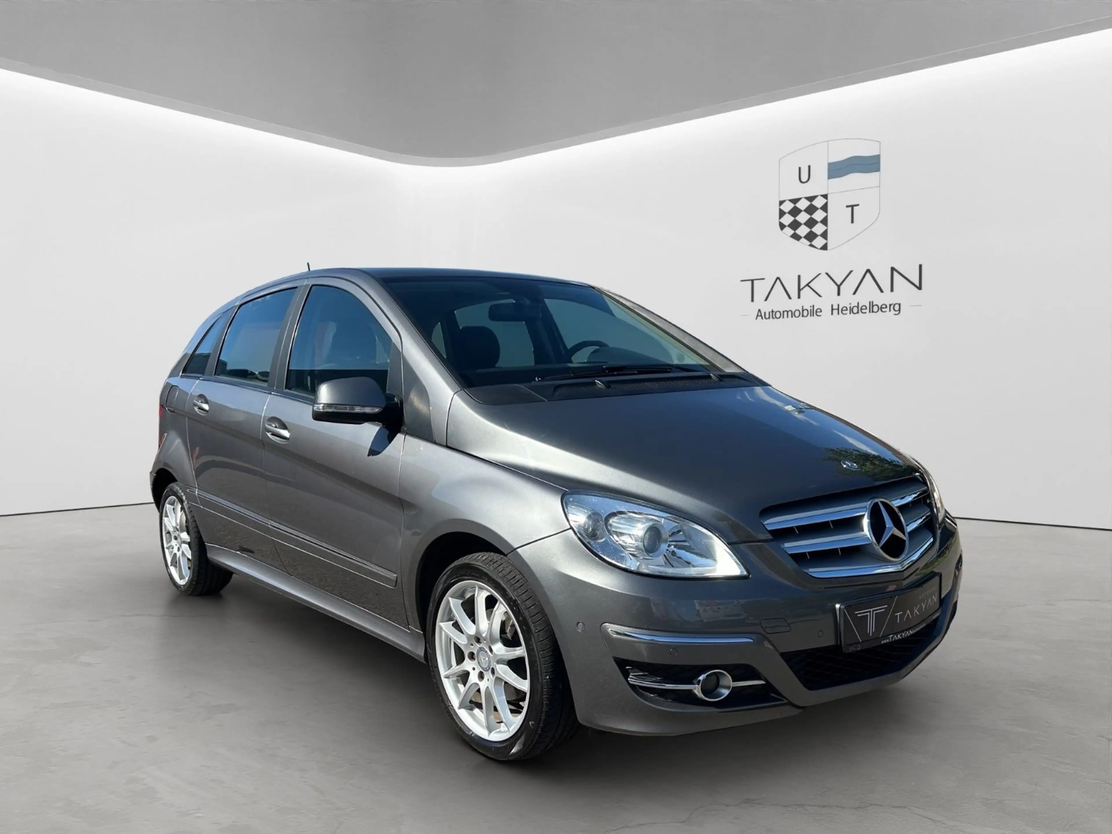Mercedes-Benz B 160 / NAVI / Temp / SHZ / — photo 3