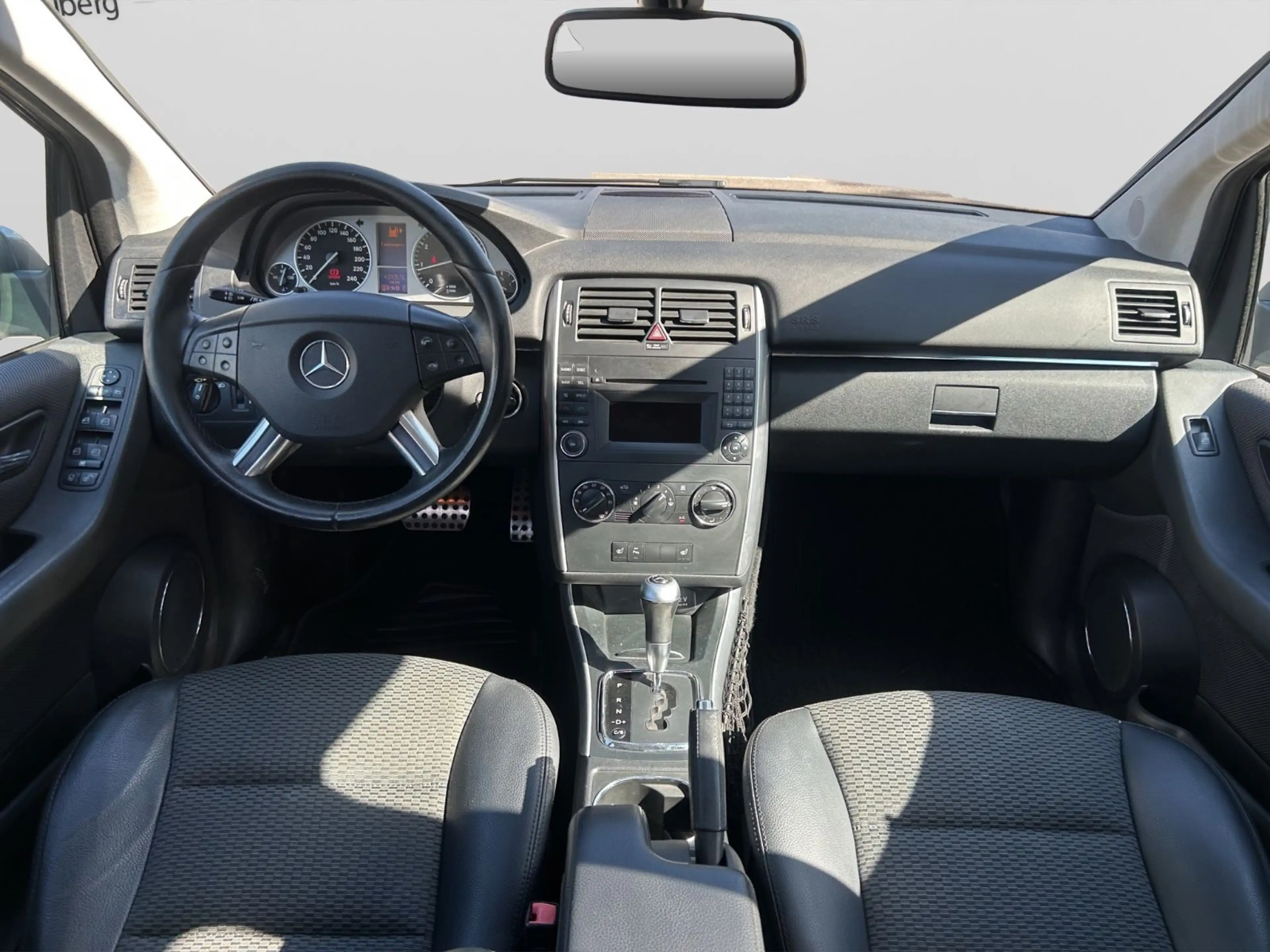 Mercedes-Benz B 160 / NAVI / Temp / SHZ / — photo 13