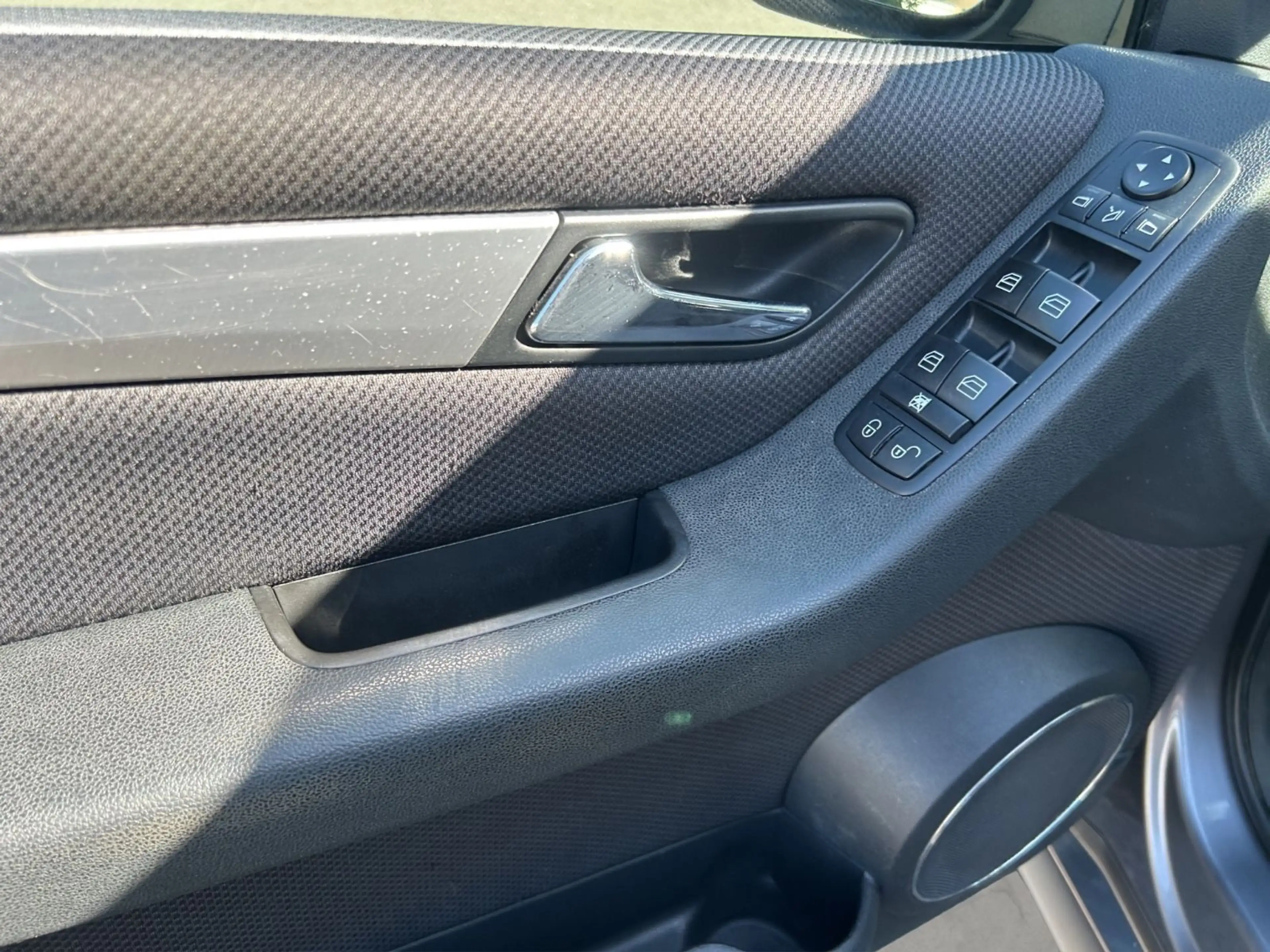 Mercedes-Benz B 160 / NAVI / Temp / SHZ / — photo 16