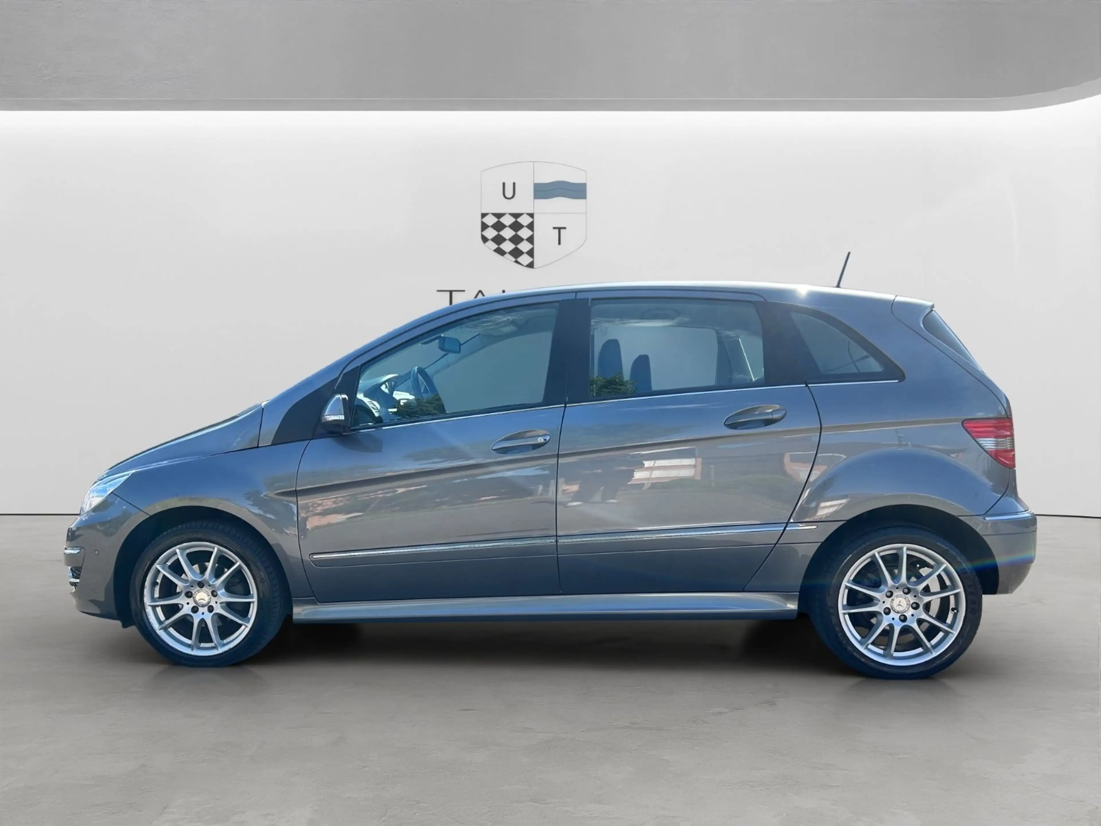Mercedes-Benz B 160 / NAVI / Temp / SHZ / — photo 8