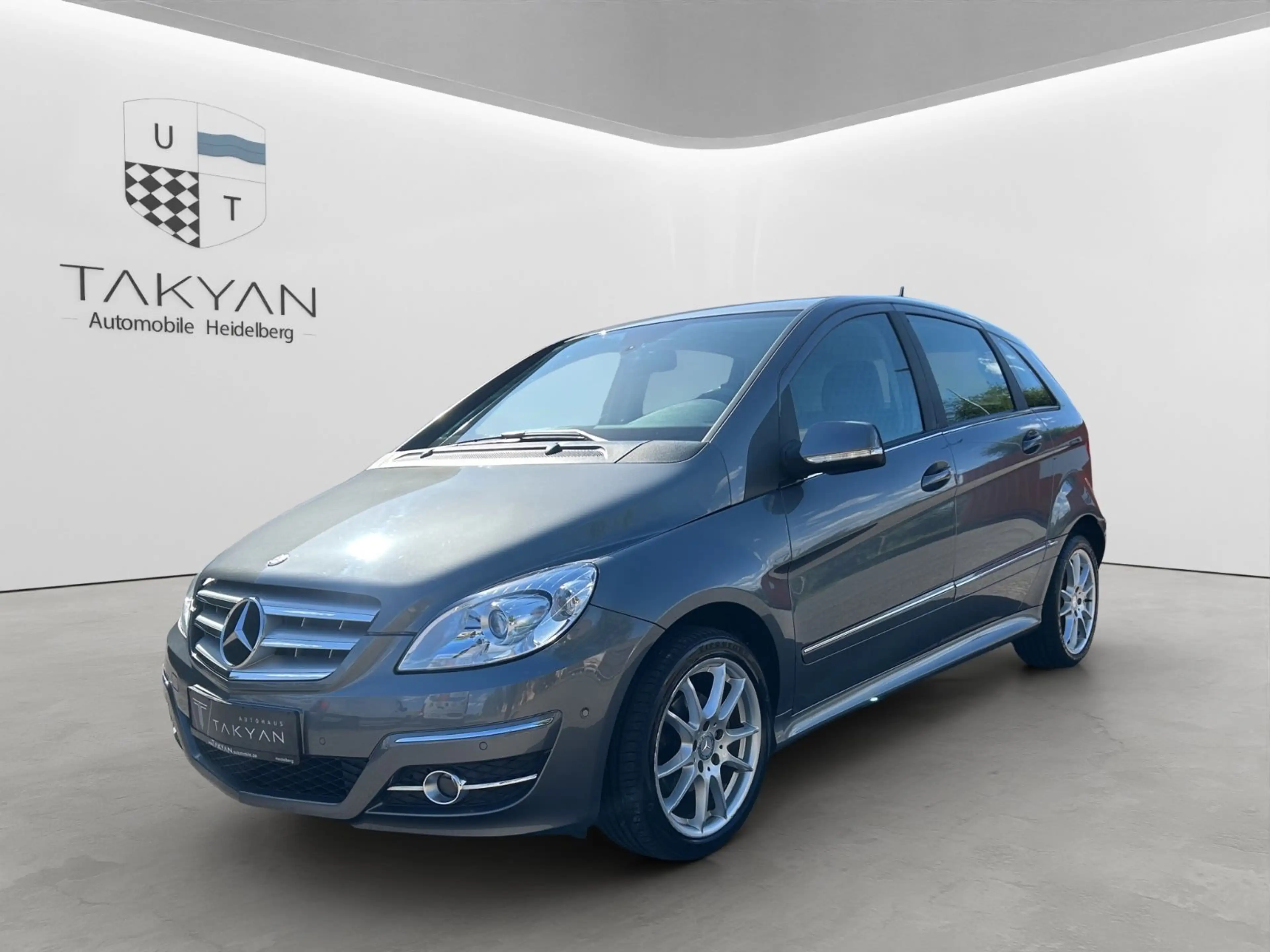 Mercedes-Benz B 160 / NAVI / Temp / SHZ /