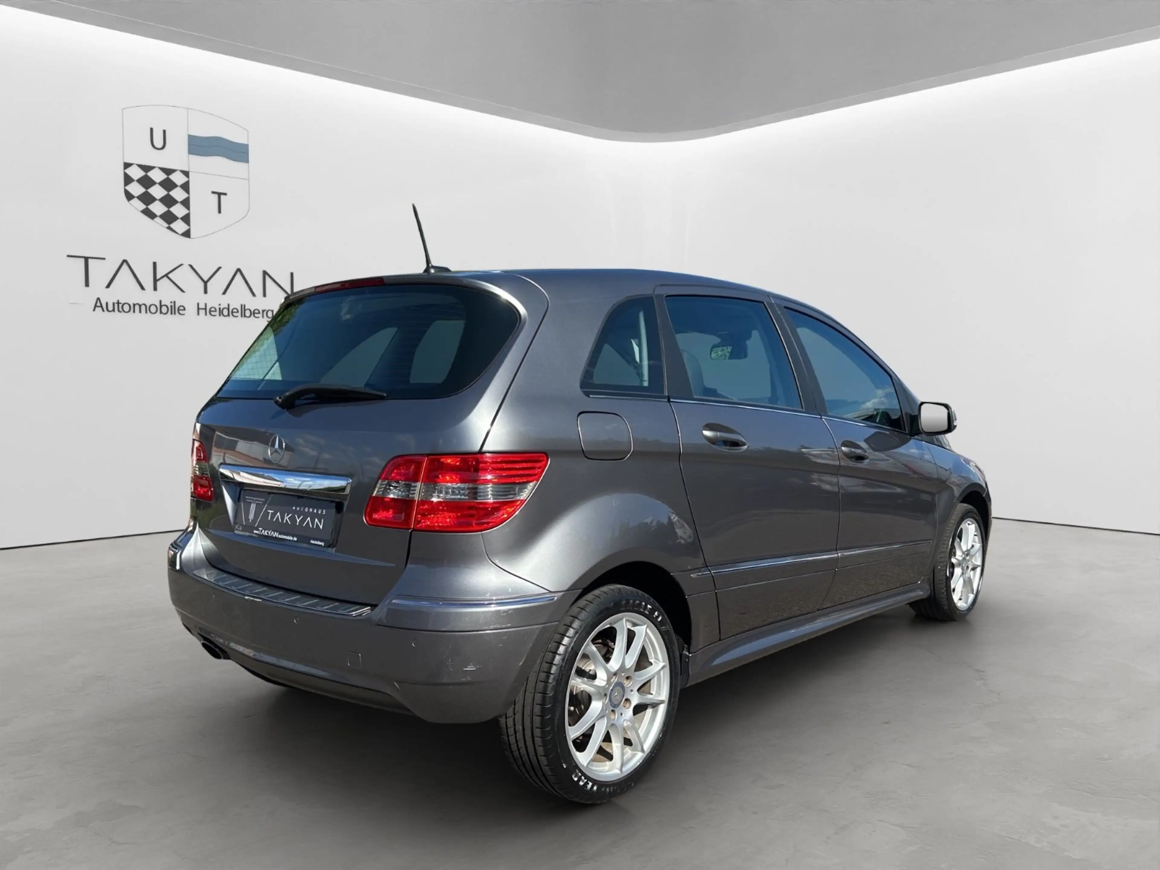 Mercedes-Benz B 160 / NAVI / Temp / SHZ / — photo 5